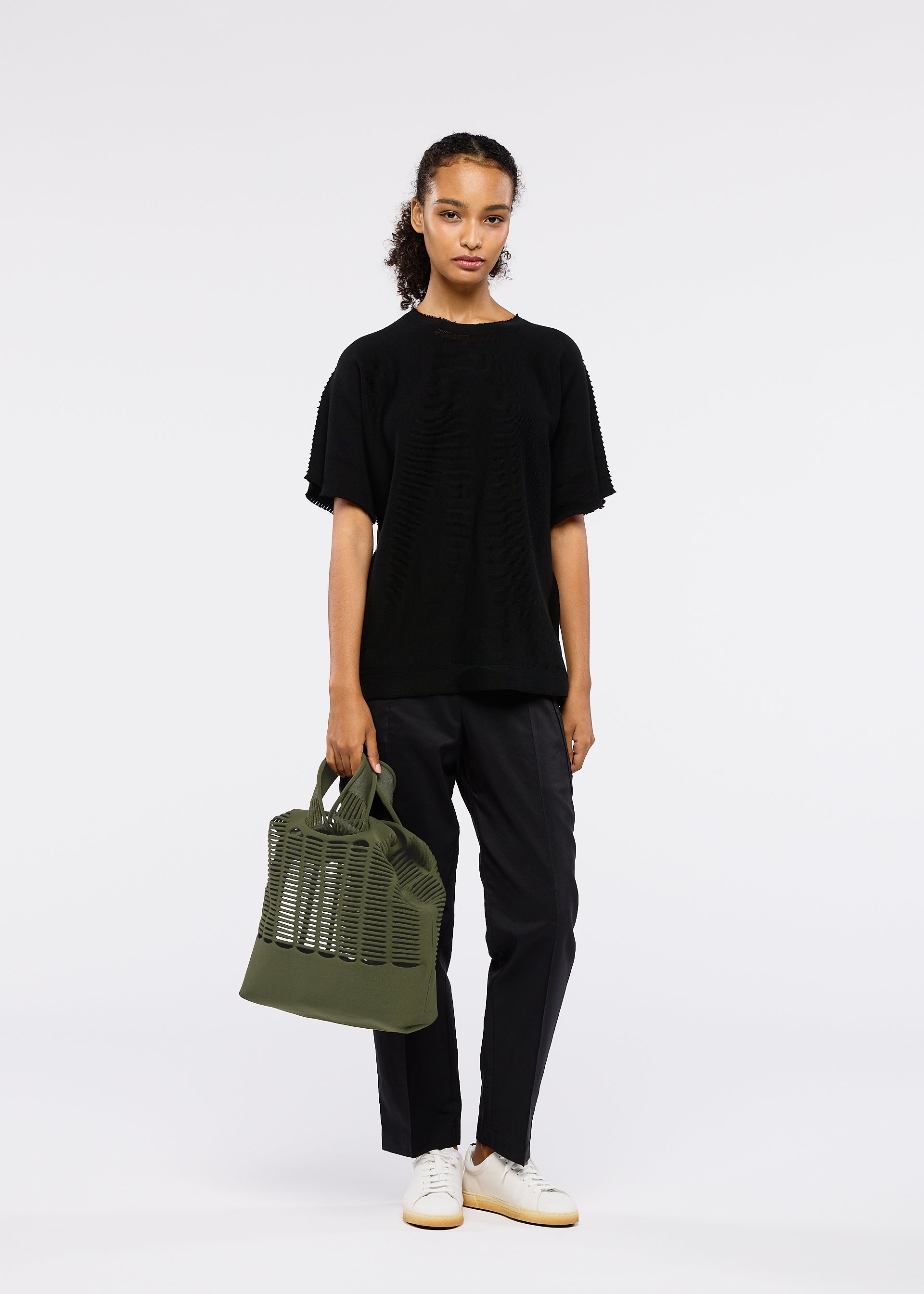 mamiko　カーキベージュサイズ1 MOKKO TOWN SHOULDER – isseymiyake.com