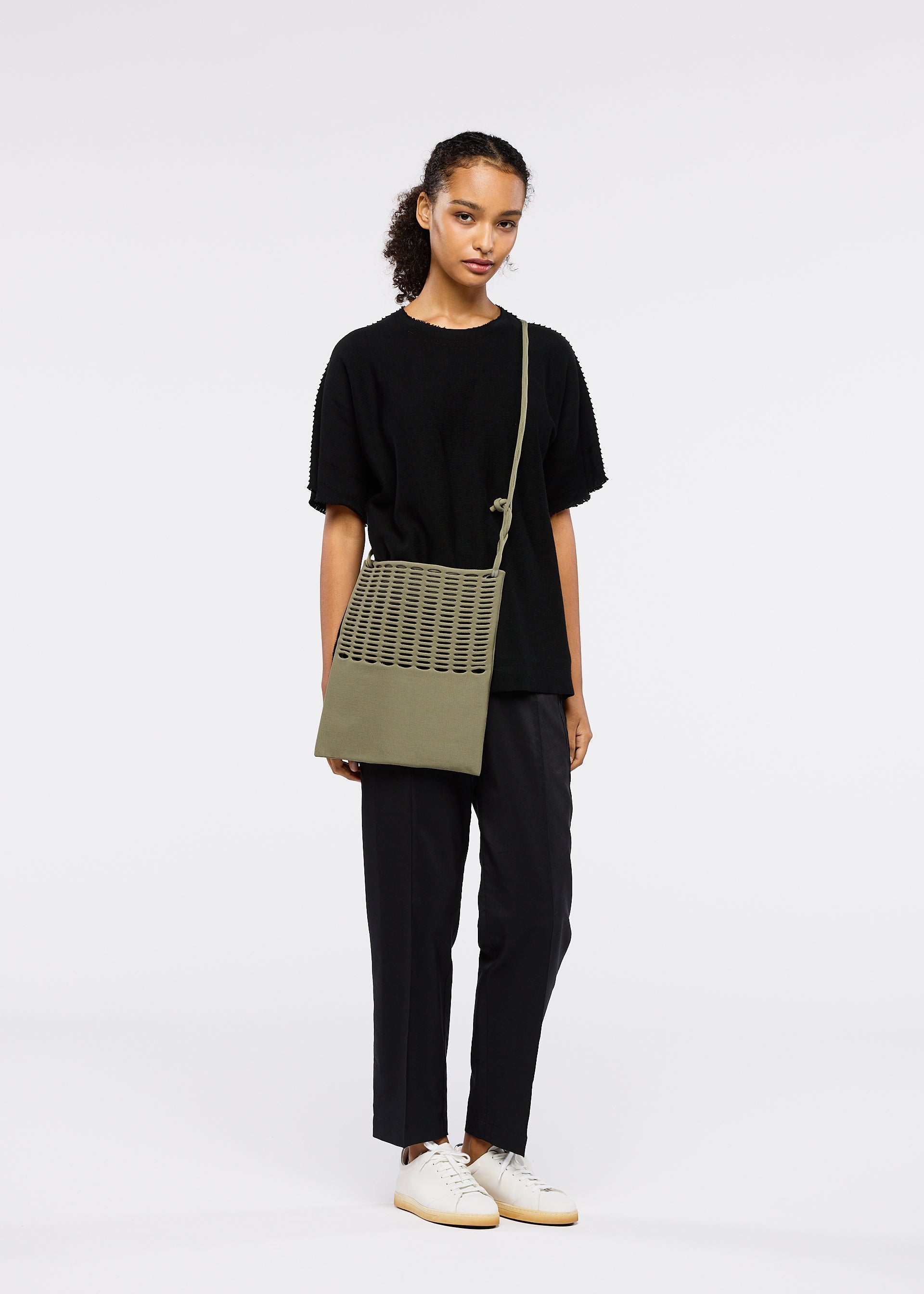 MOKKO FLAP POUCH – isseymiyake.com