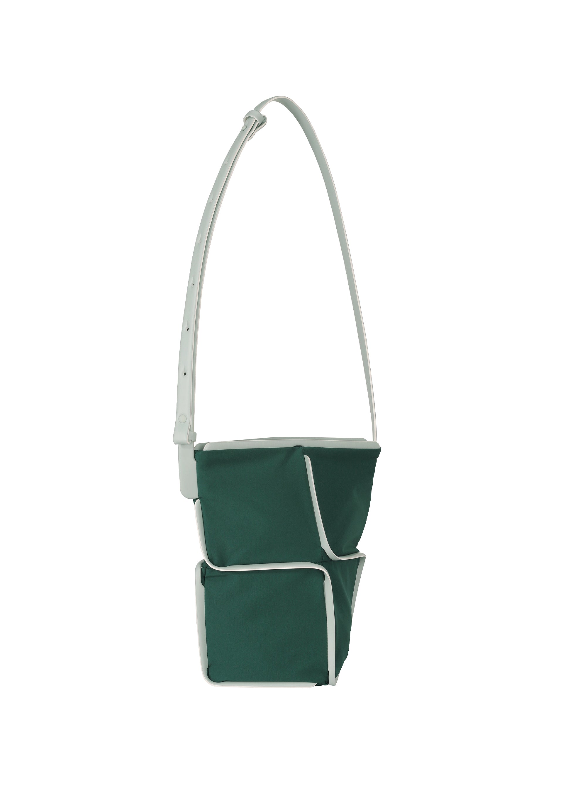 【ISSEY MIYAKE/イッセイミヤケ】プリーツショルダーバッグ 美品 美品 me ISSEY MIYAKE ショルダーバッグ 斜め掛け プリーツ レディース