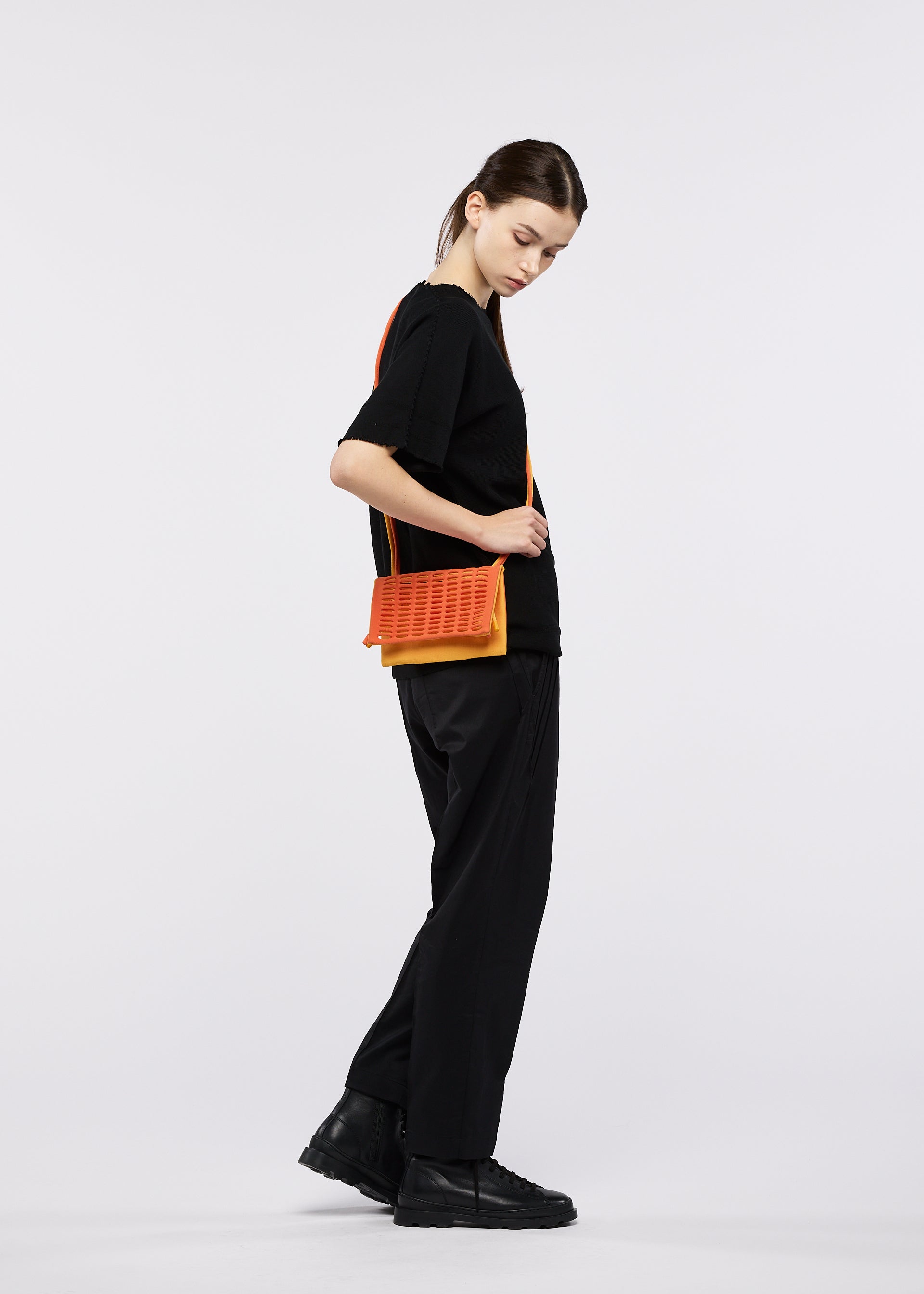 バッグ＆財布／ショルダーバッグ – isseymiyake.com