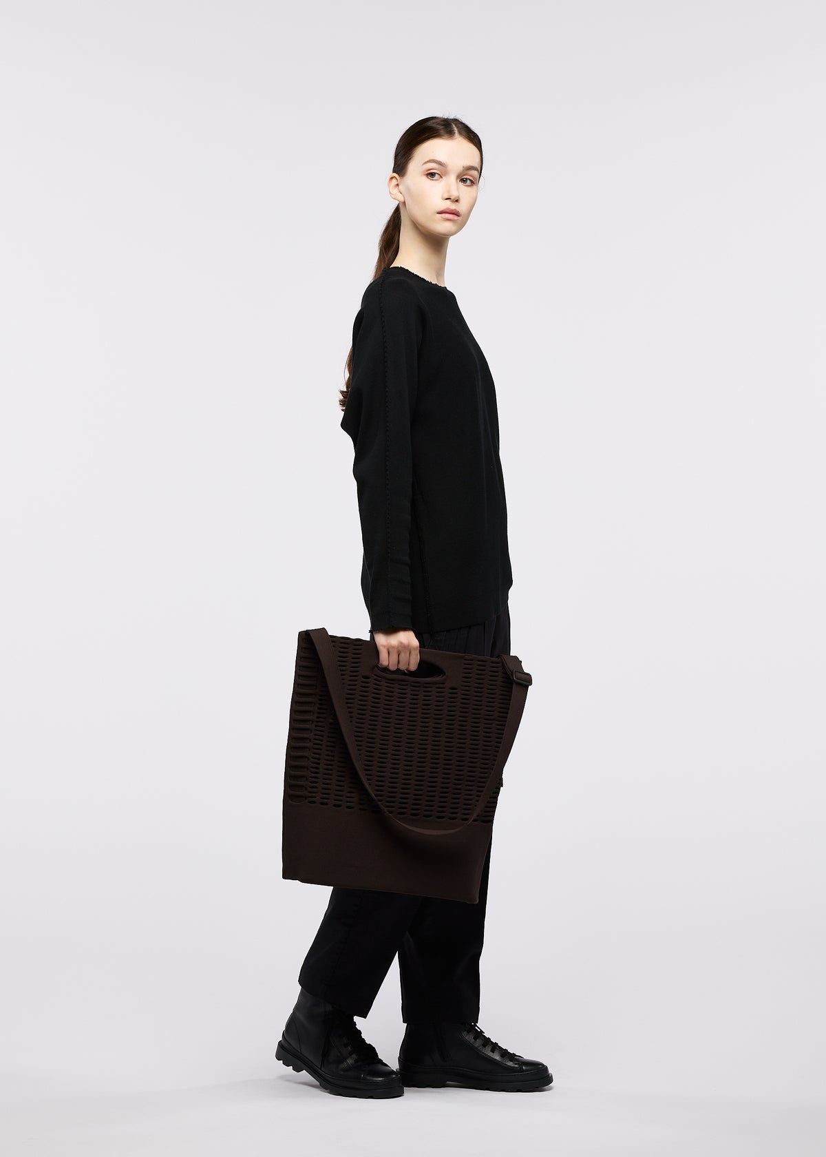 MOKKO MONO GRIP、バッグ&財布_ショルダーバッグ、着用画像2