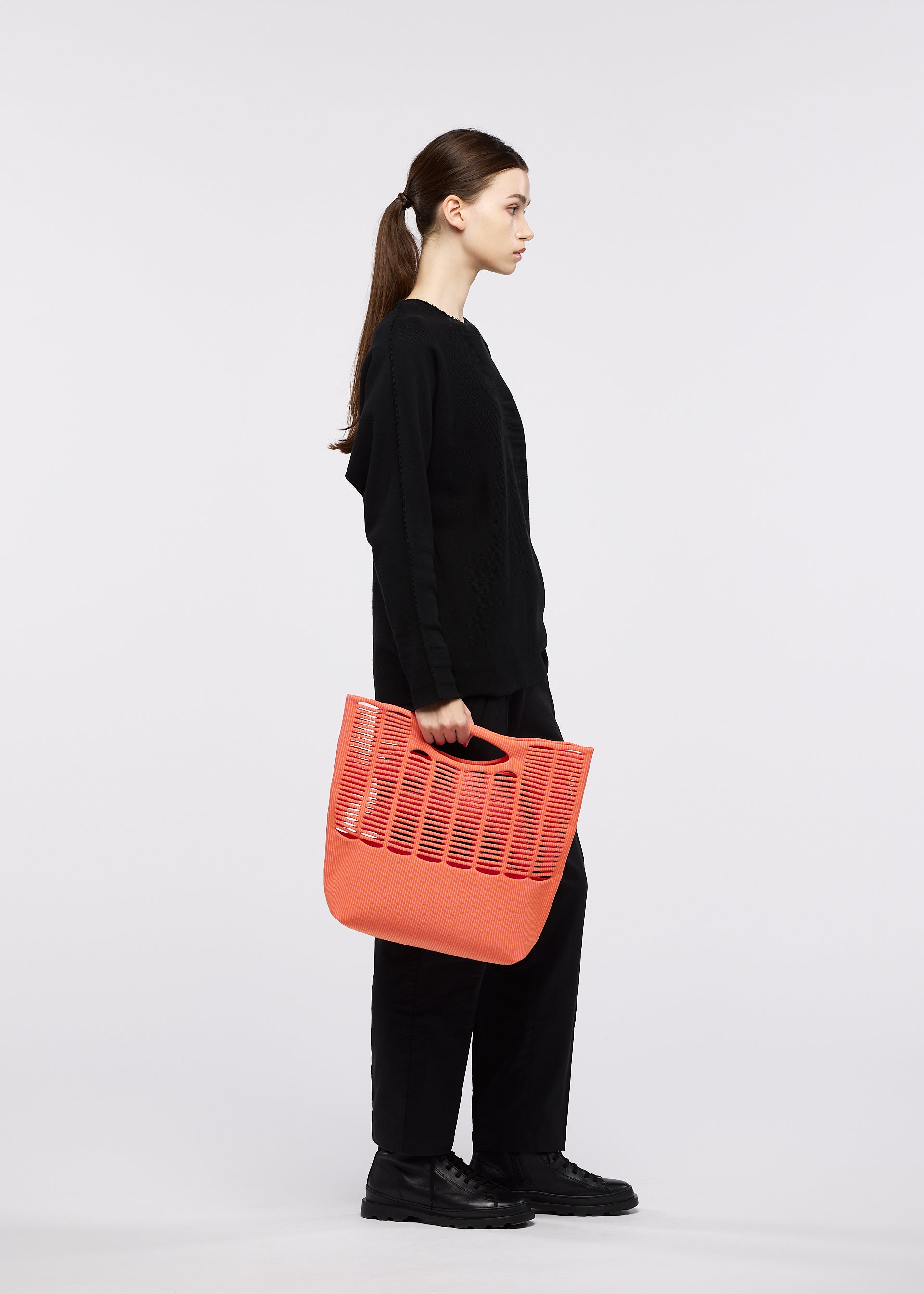 MOKKO WALE – isseymiyake.com