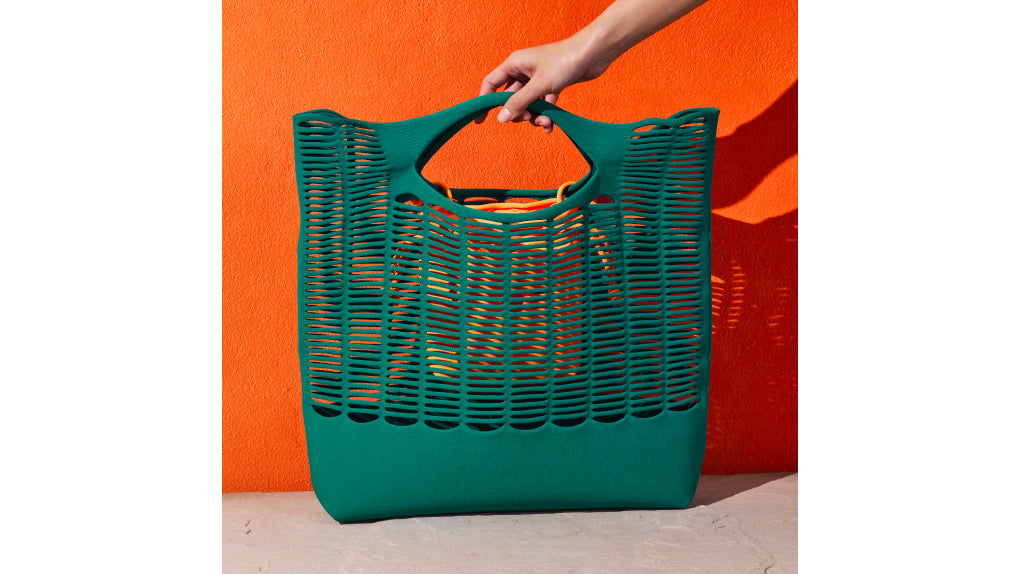 GOOD GOODS ISSEY MIYAKE ビジュアルアーカイブ – isseymiyake.com GOOD GOODS ISSEY MIYAKE ビジュアルアーカイブ – isseymiyake.com