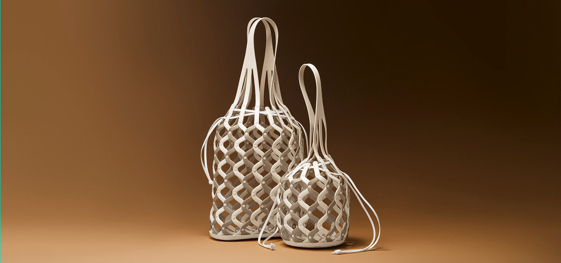 イッセイミヤケ　ISSEY MIYAKE ピアス　リーフ　シルバー 2025年最新】ISSEY MIYAKE ピアス(両耳用)の人気アイテム - メルカリ