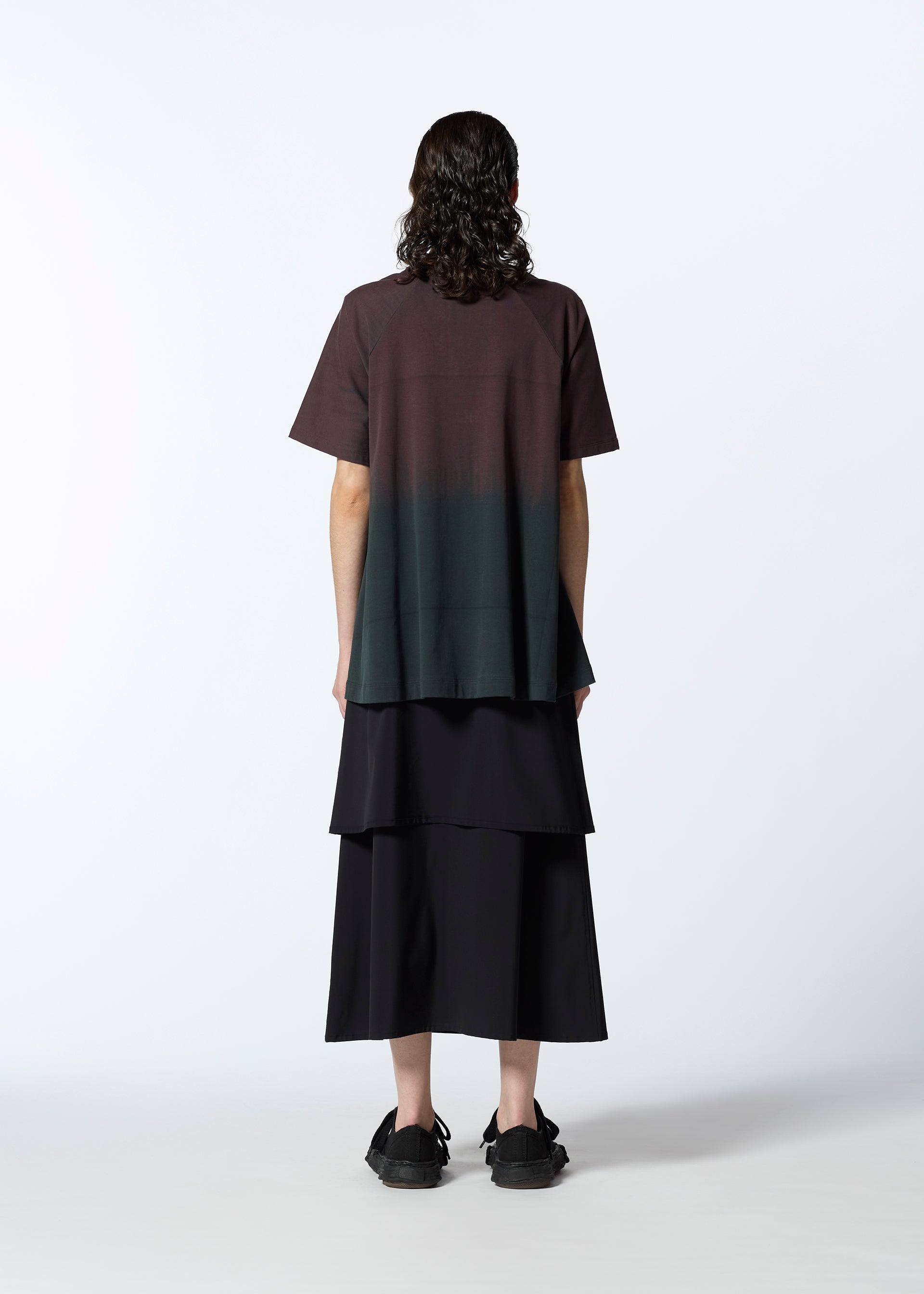 ISSEY MIYAKE ハンカチーフヘムトップス FLASH CP – isseymiyake.com