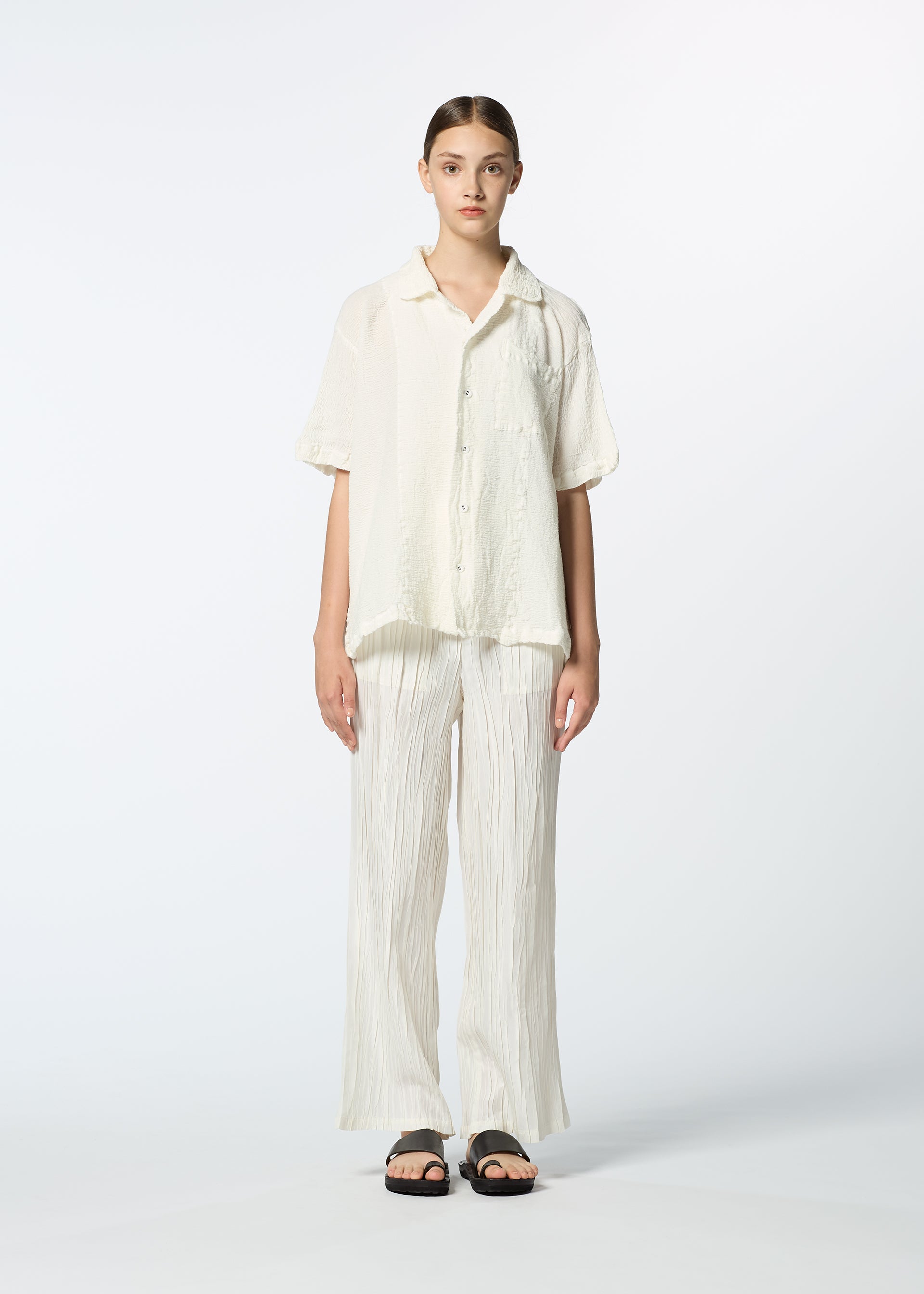 ウィメンズ／トップス／シャツ – isseymiyake.com