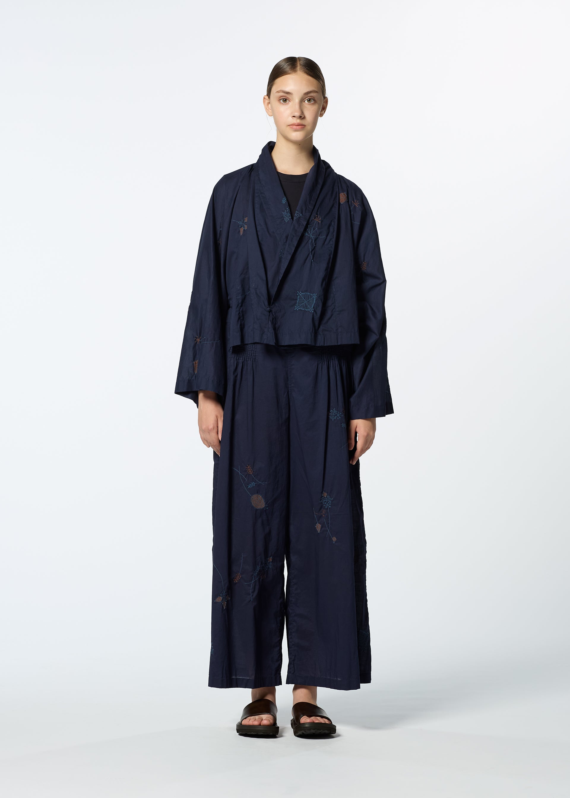 DAMI LEAVES – isseymiyake.com