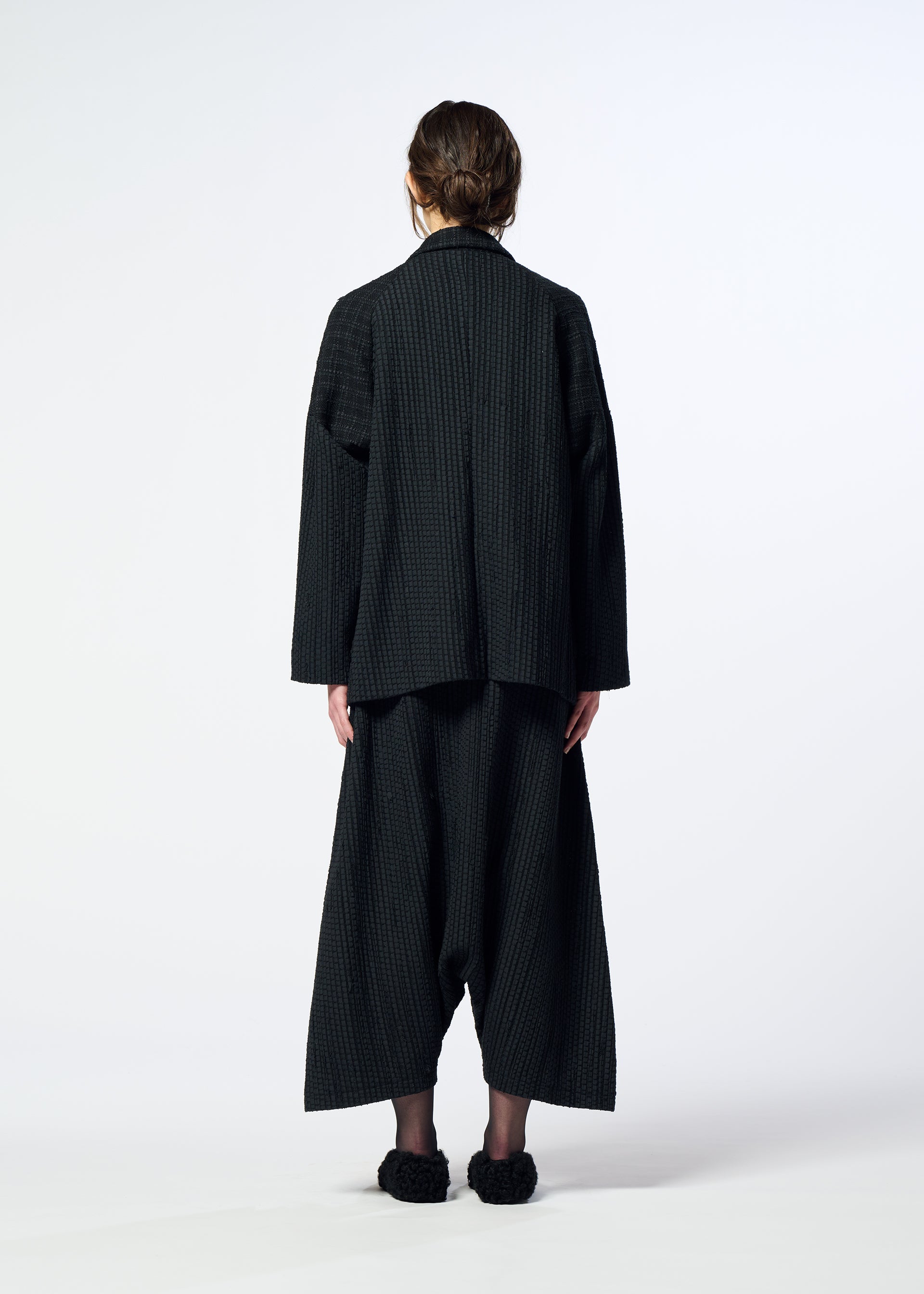 美品 HAAT ISSEY MIYAKE サルエルパンツ ブラック 織柄 SAKIORI – isseymiyake.com