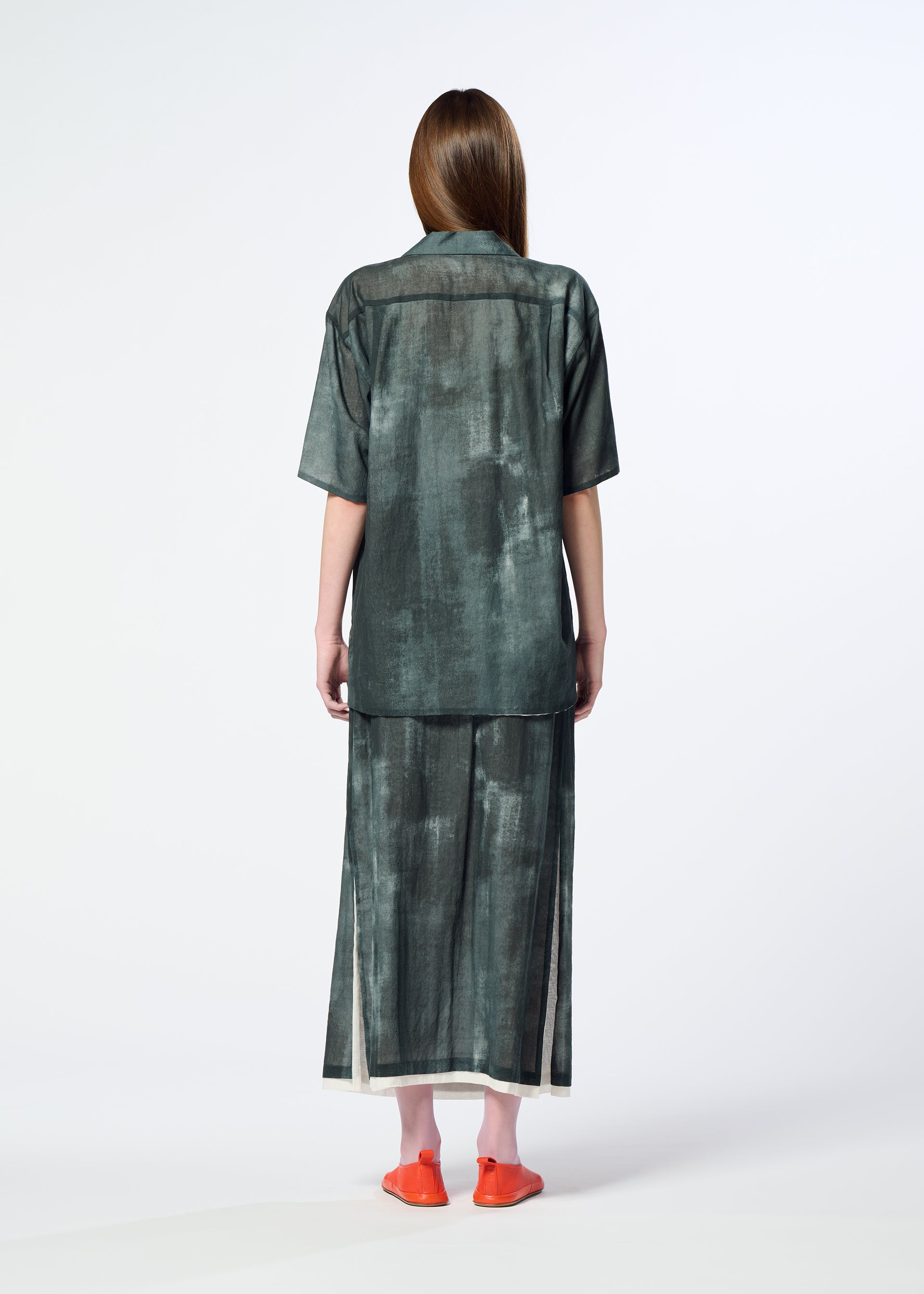 WALL WHITE HEM – isseymiyake.com