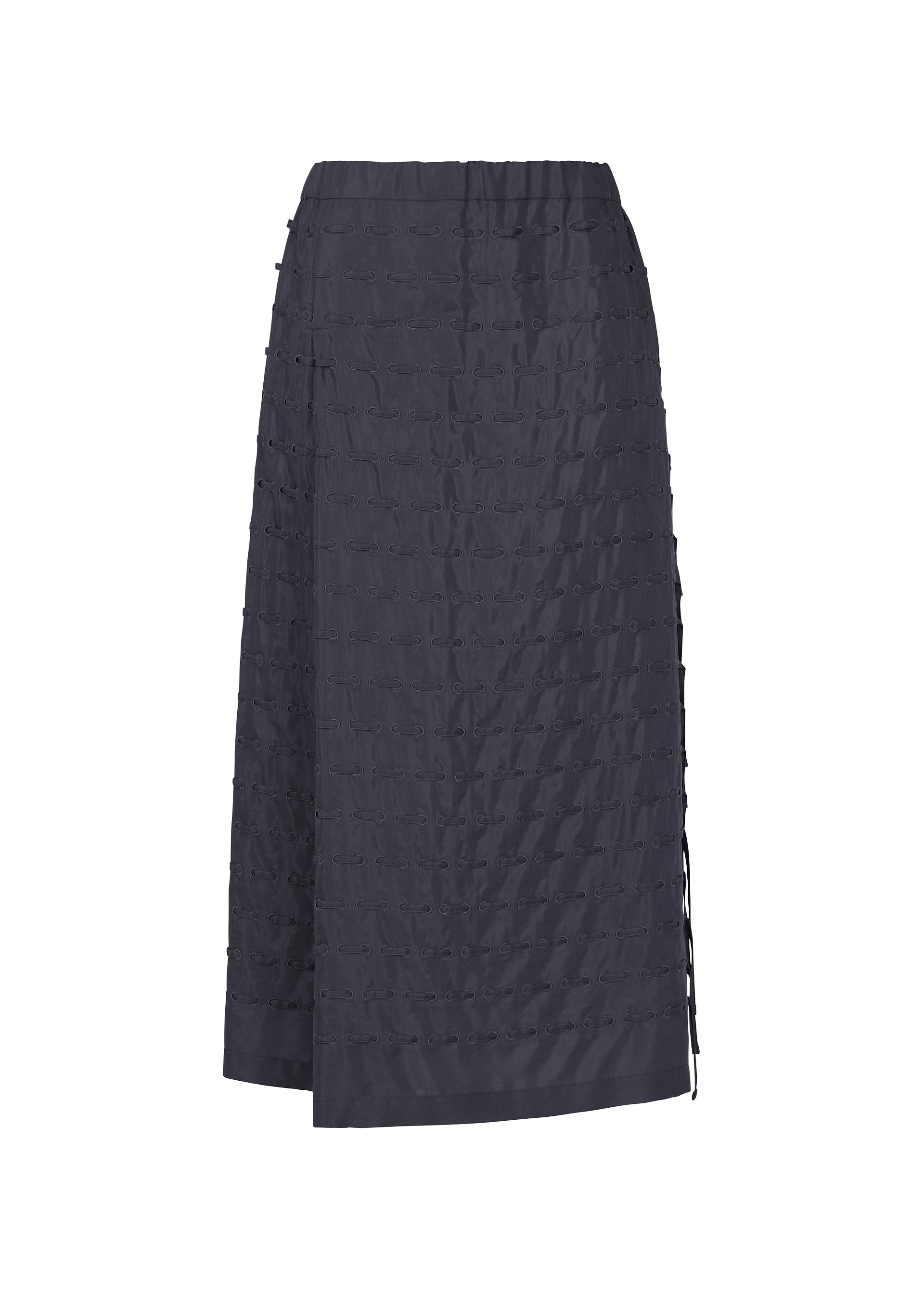 HOLE & LINE – isseymiyake.com