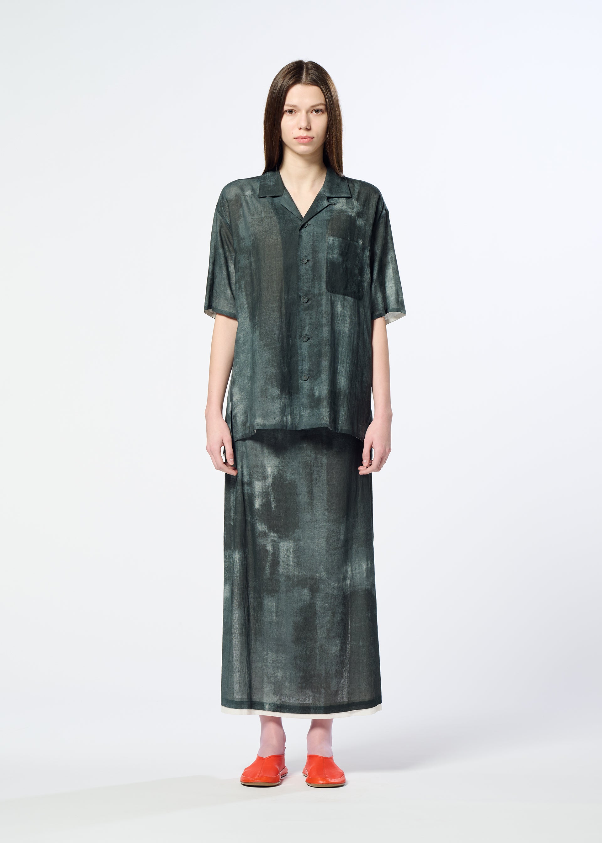 WALL WHITE HEM – isseymiyake.com