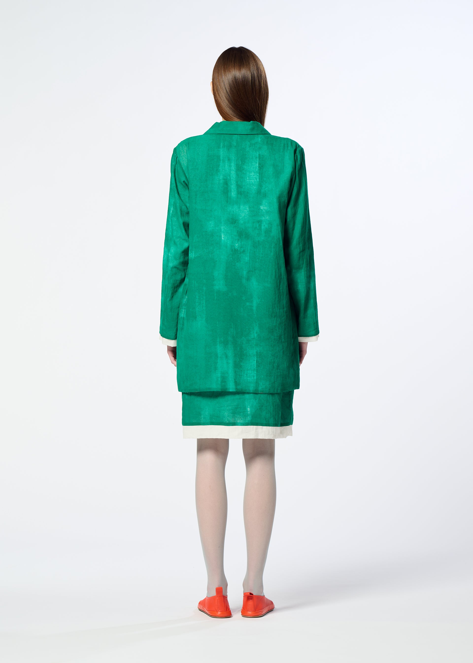 WALL WHITE HEM – isseymiyake.com