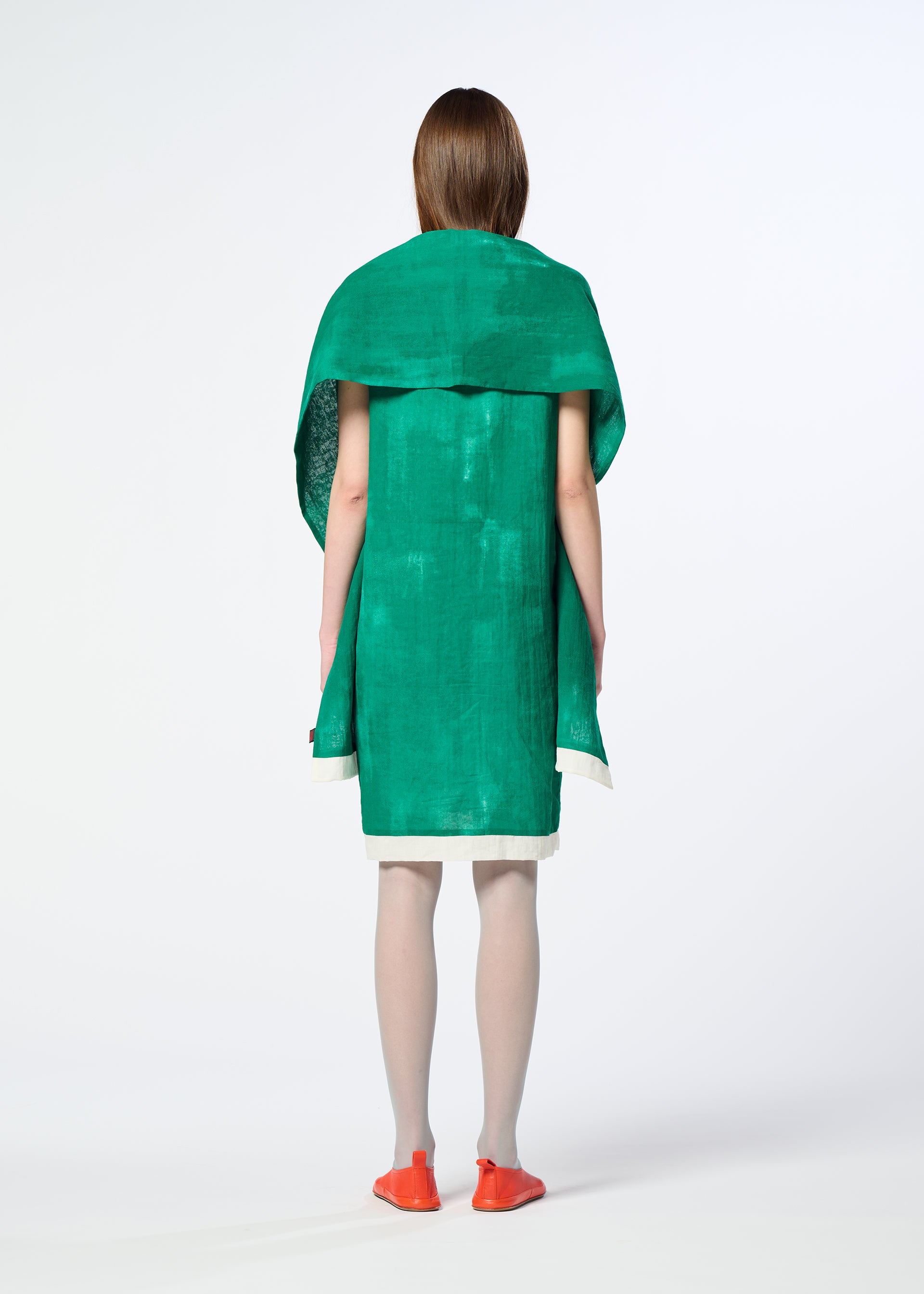 WALL WHITE HEM – isseymiyake.com