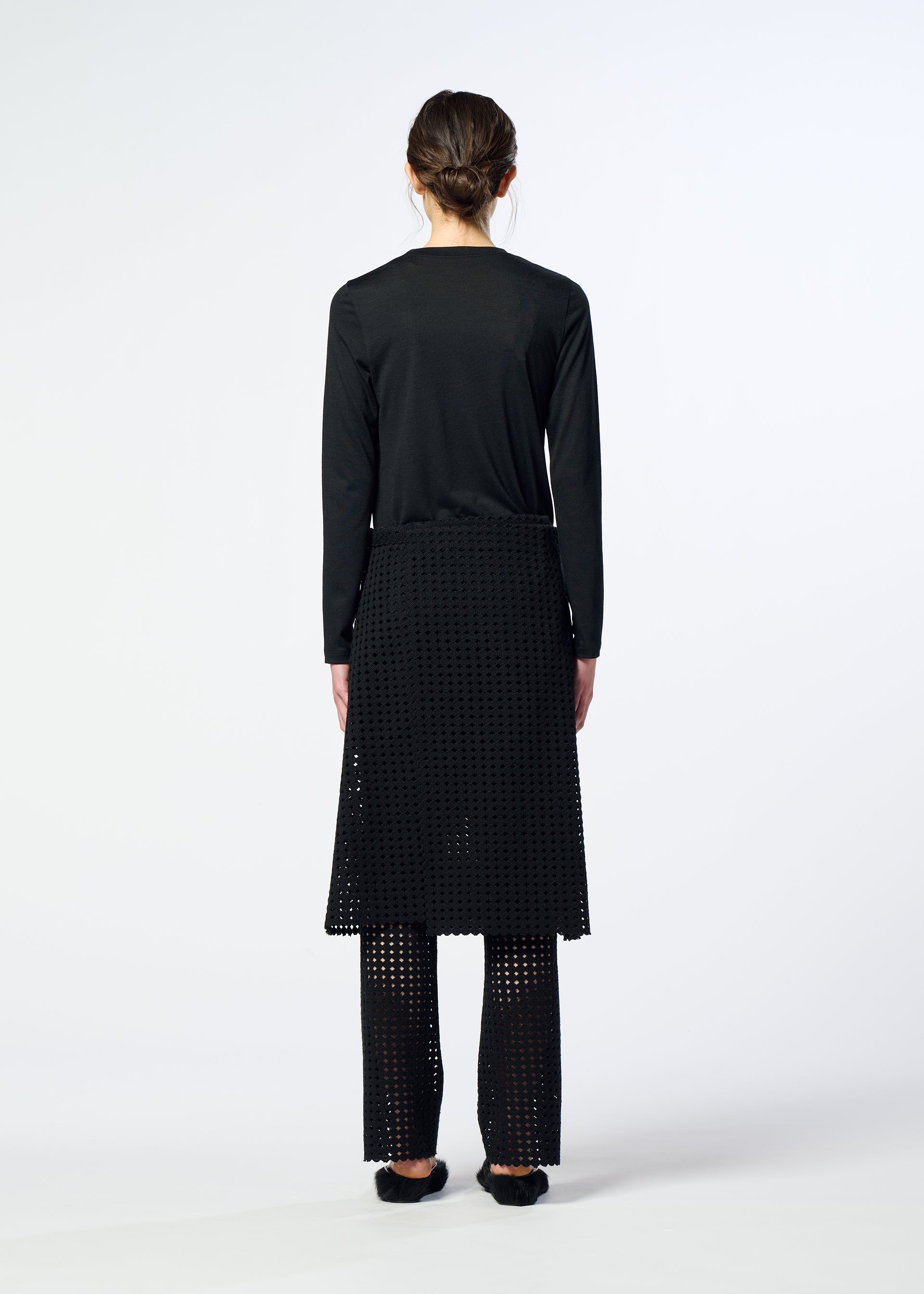 LACY UNDER – isseymiyake.com