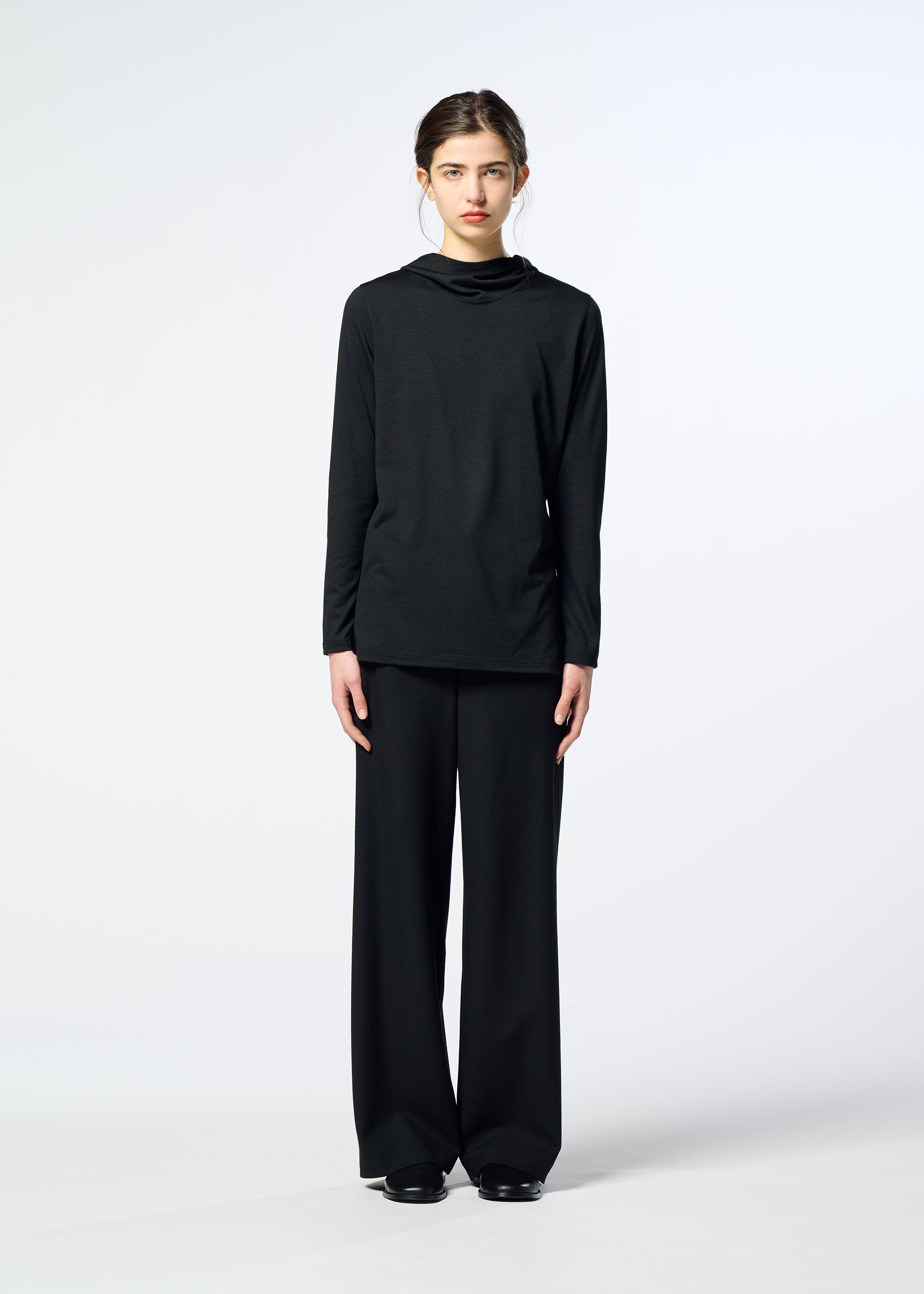 ウィメンズ／トップス – Page 2 – isseymiyake.com