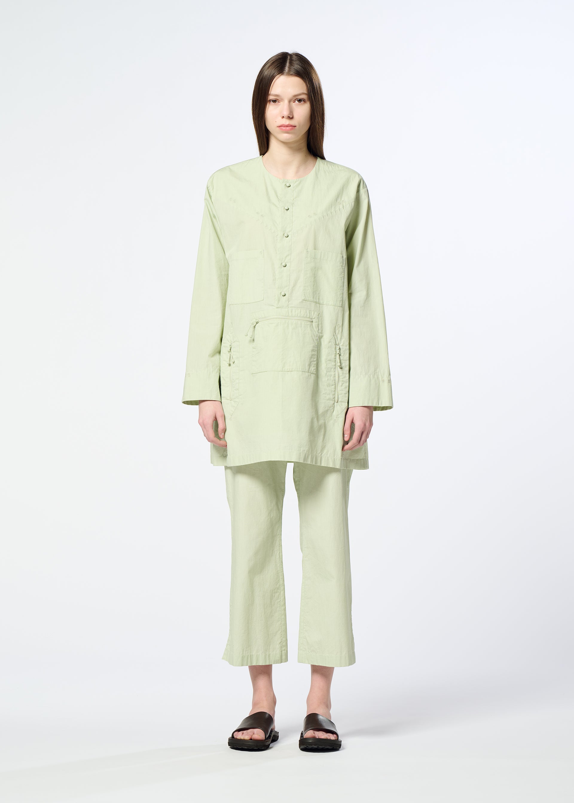 ウィメンズ／パンツ – Page 3 – isseymiyake.com
