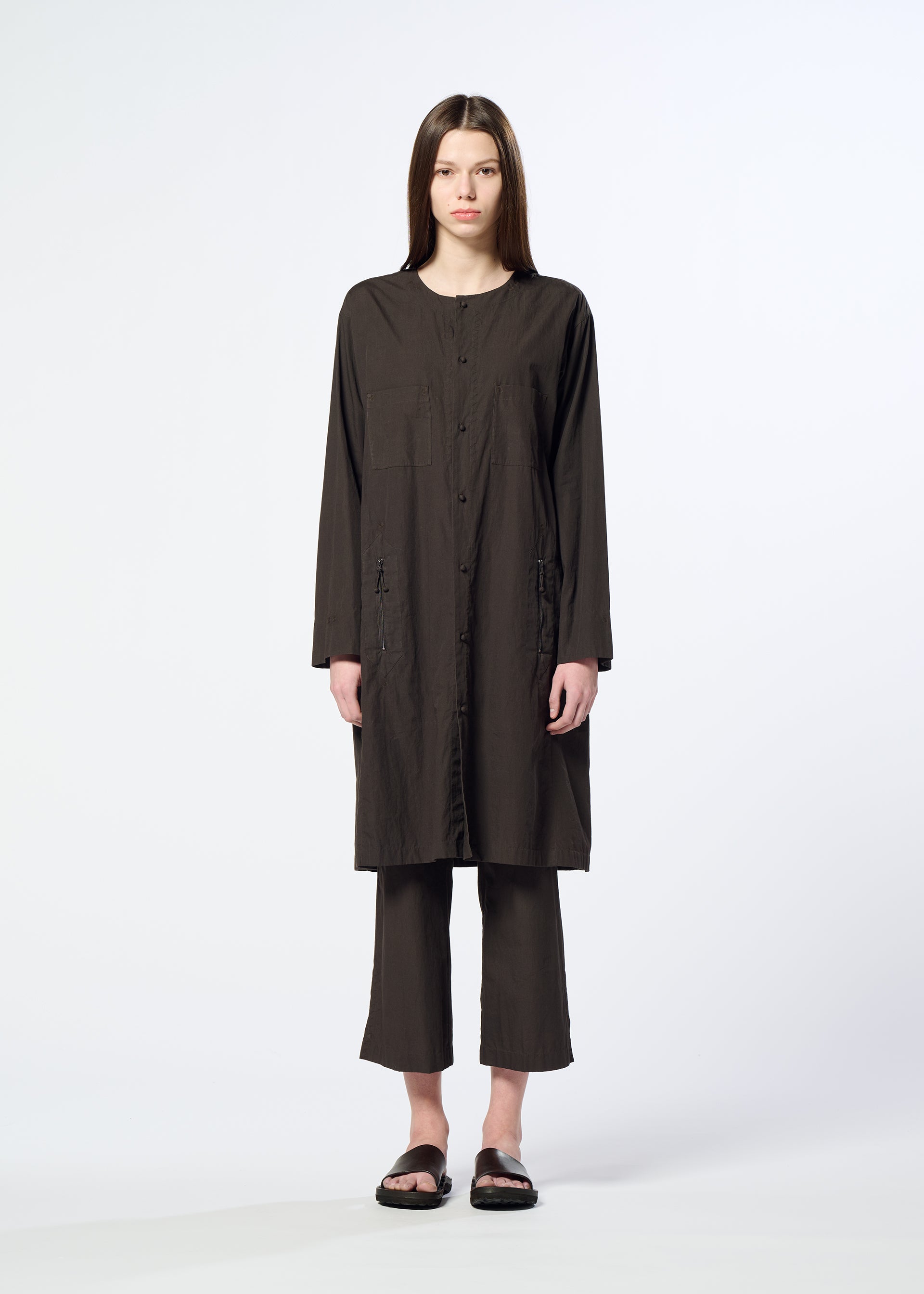 ウィメンズ／トップス – Page 2 – isseymiyake.com