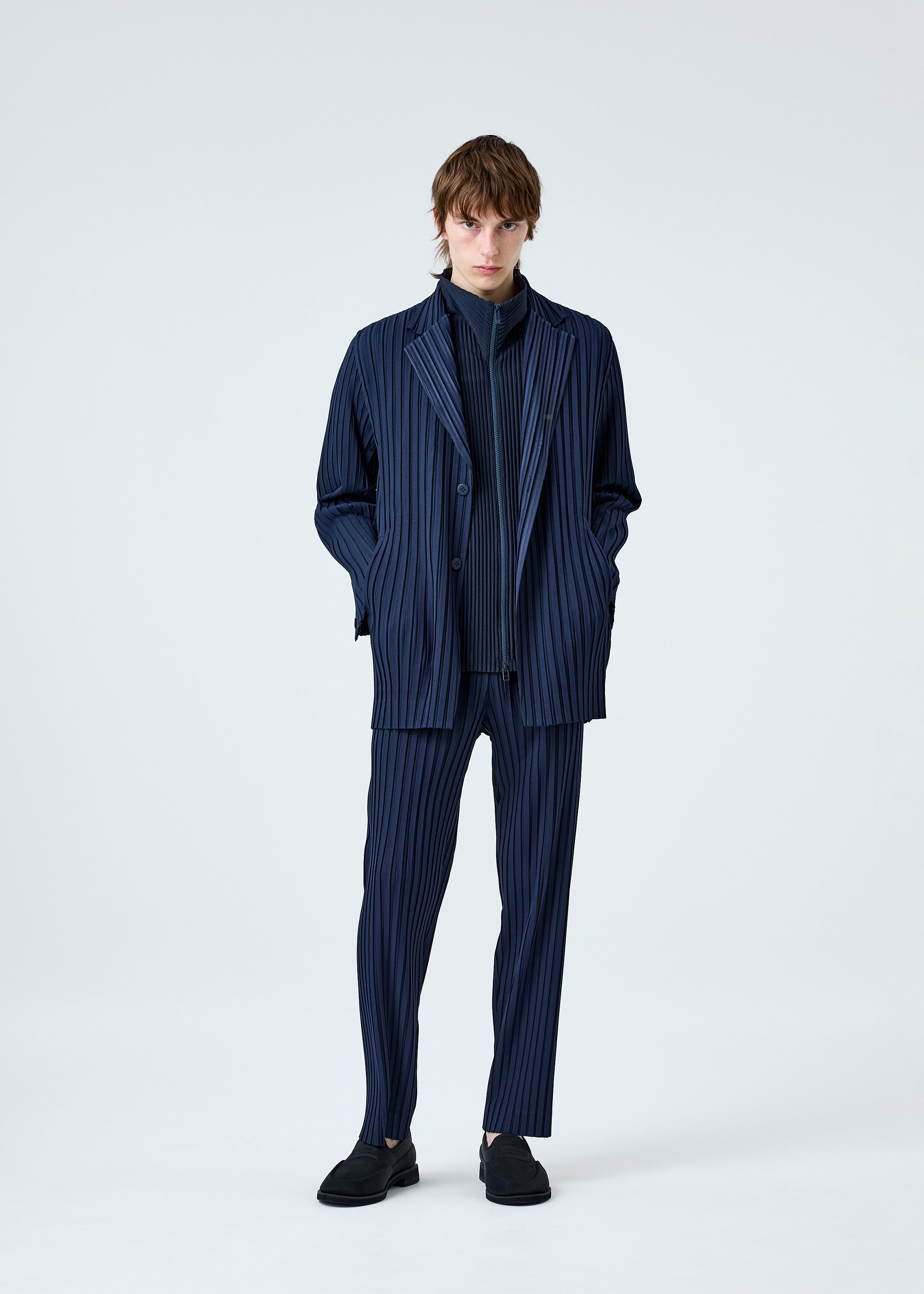 BOX PLEATS ENSEMBLE – isseymiyake.com