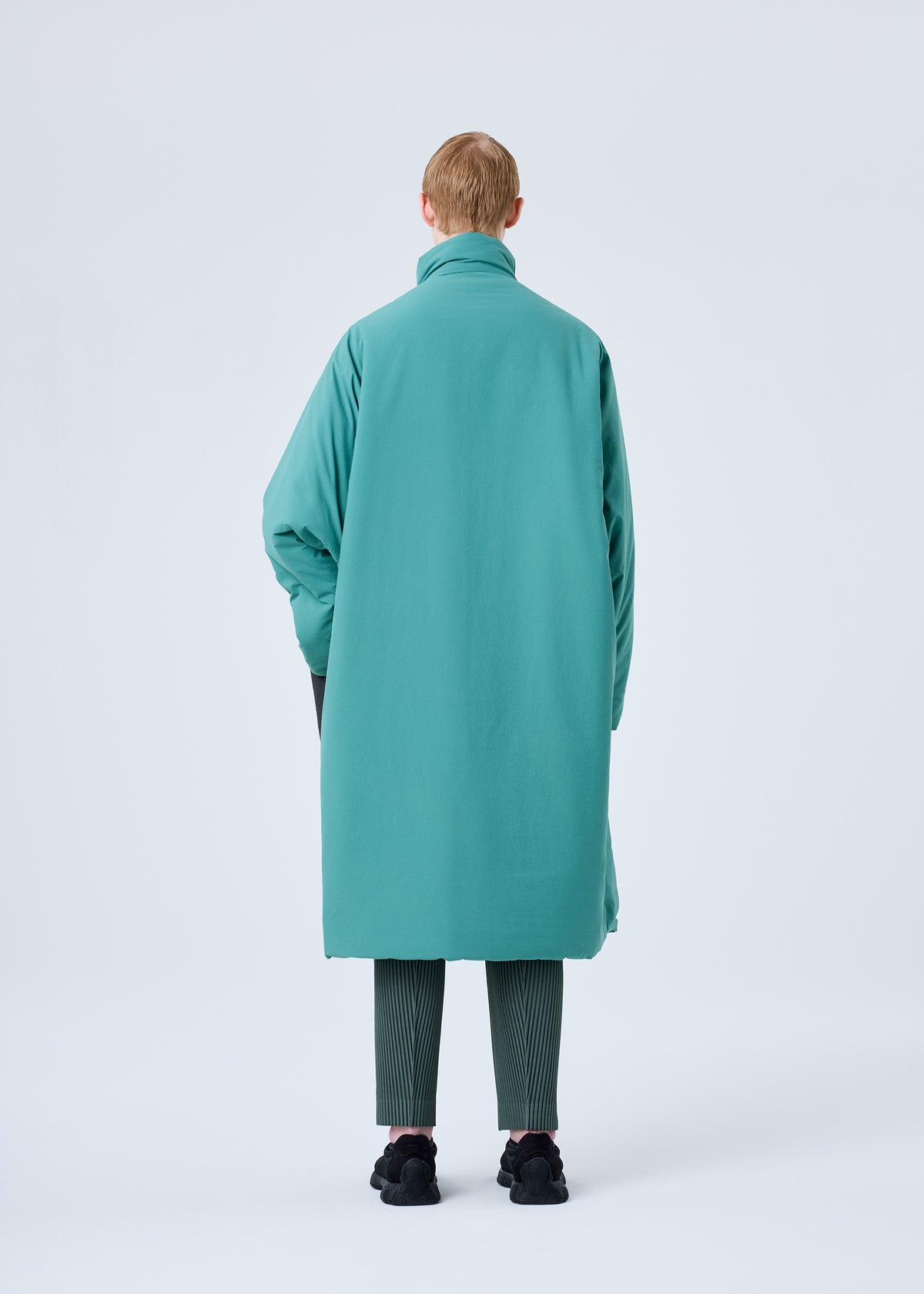 RB_STYLO-BILLE CUSHION COAT – isseymiyake.com
