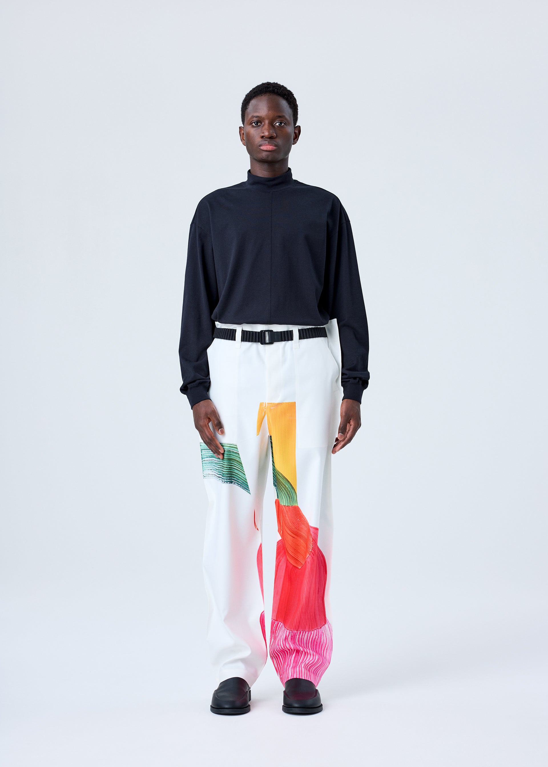 RB_DRAWING PRESS TROUSERS – isseymiyake.com