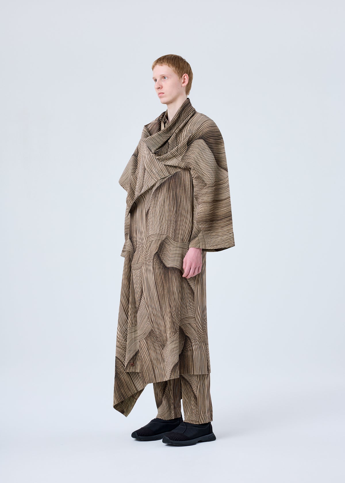 RB_ALL OVER PLEATS – isseymiyake.com