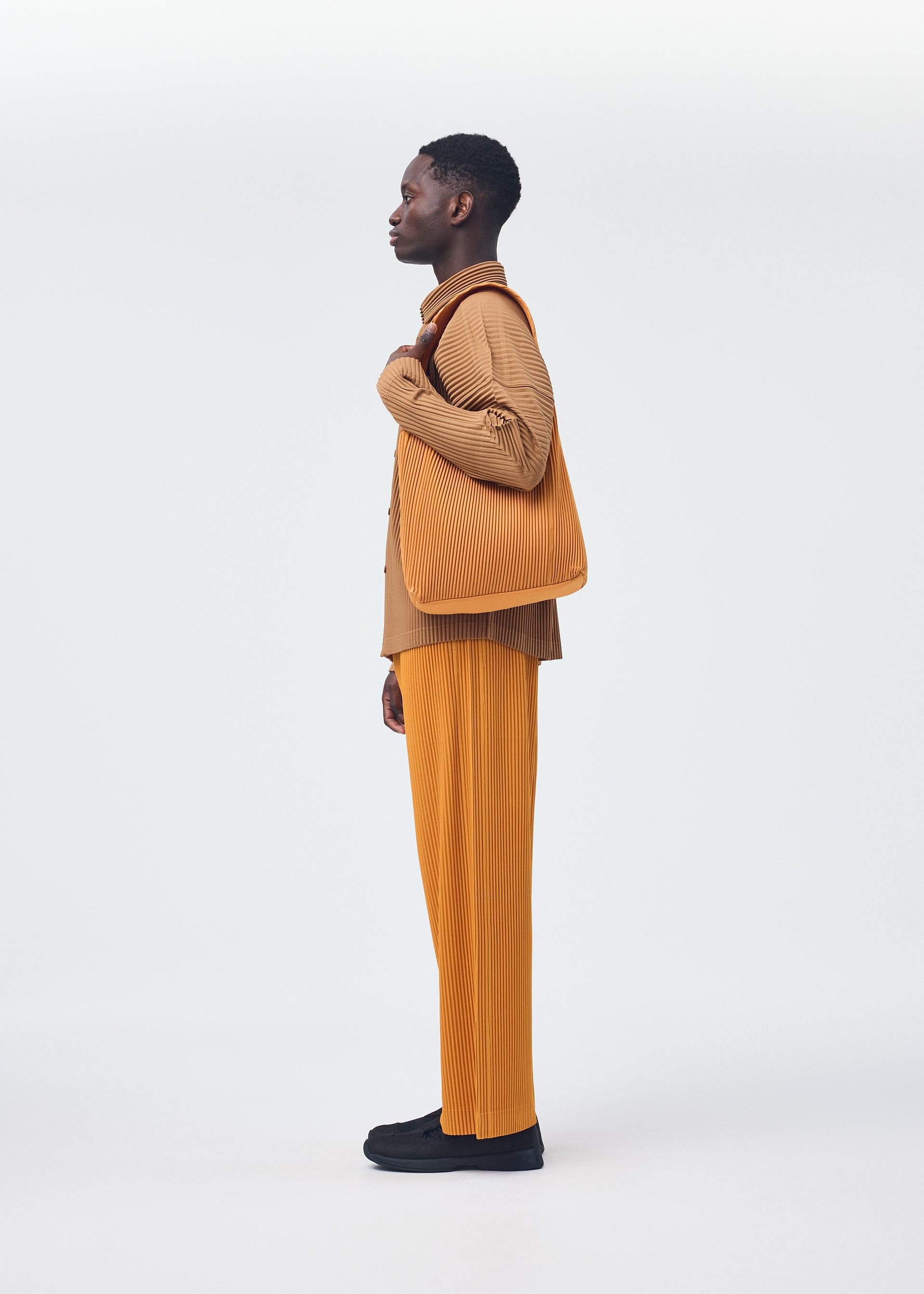 ROUNDED SQUARE BAG、バッグ&財布_ショルダーバッグ、着用画像4