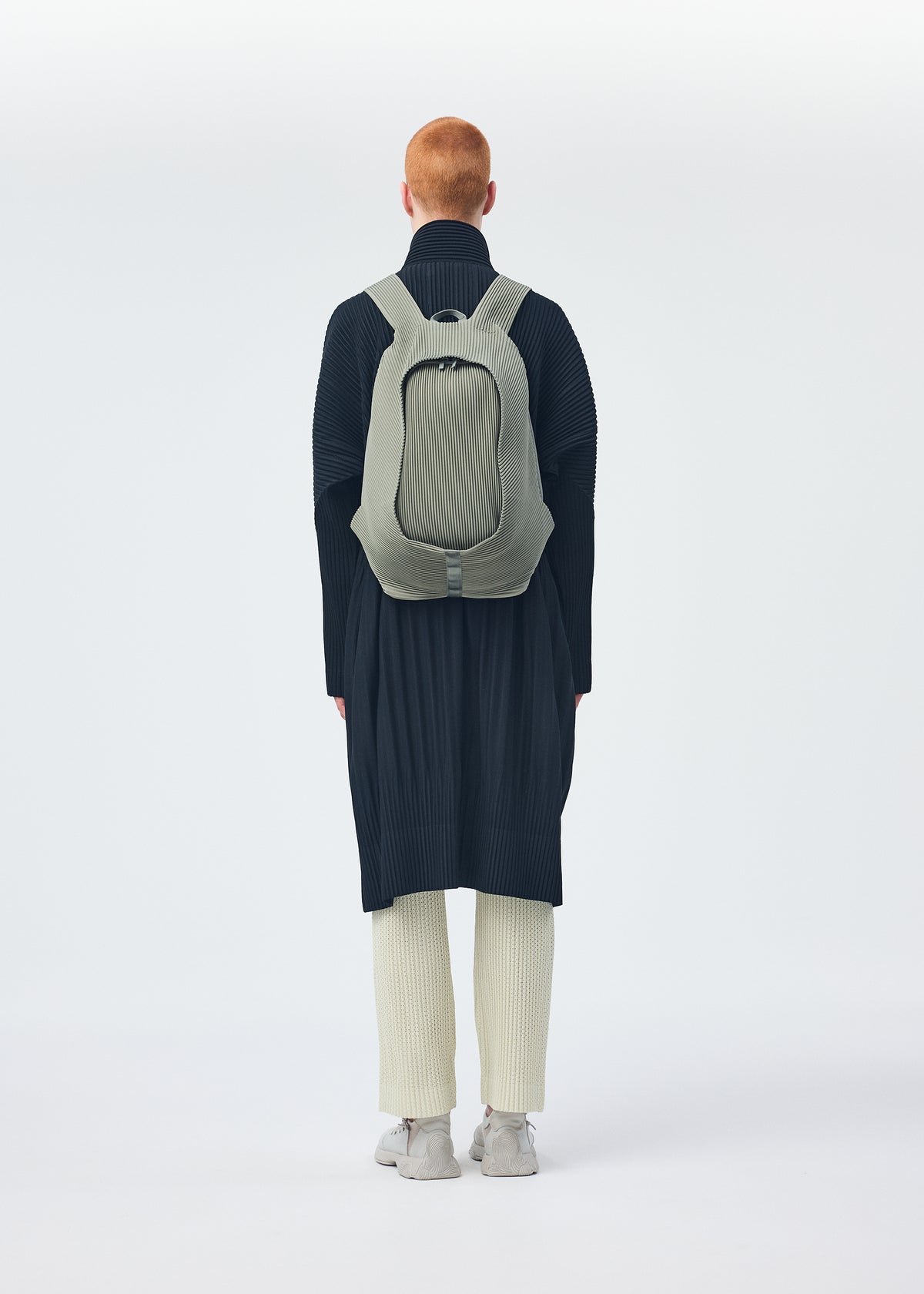 PLEATS BACKPACK、バッグ&財布_バックパック、着用画像3