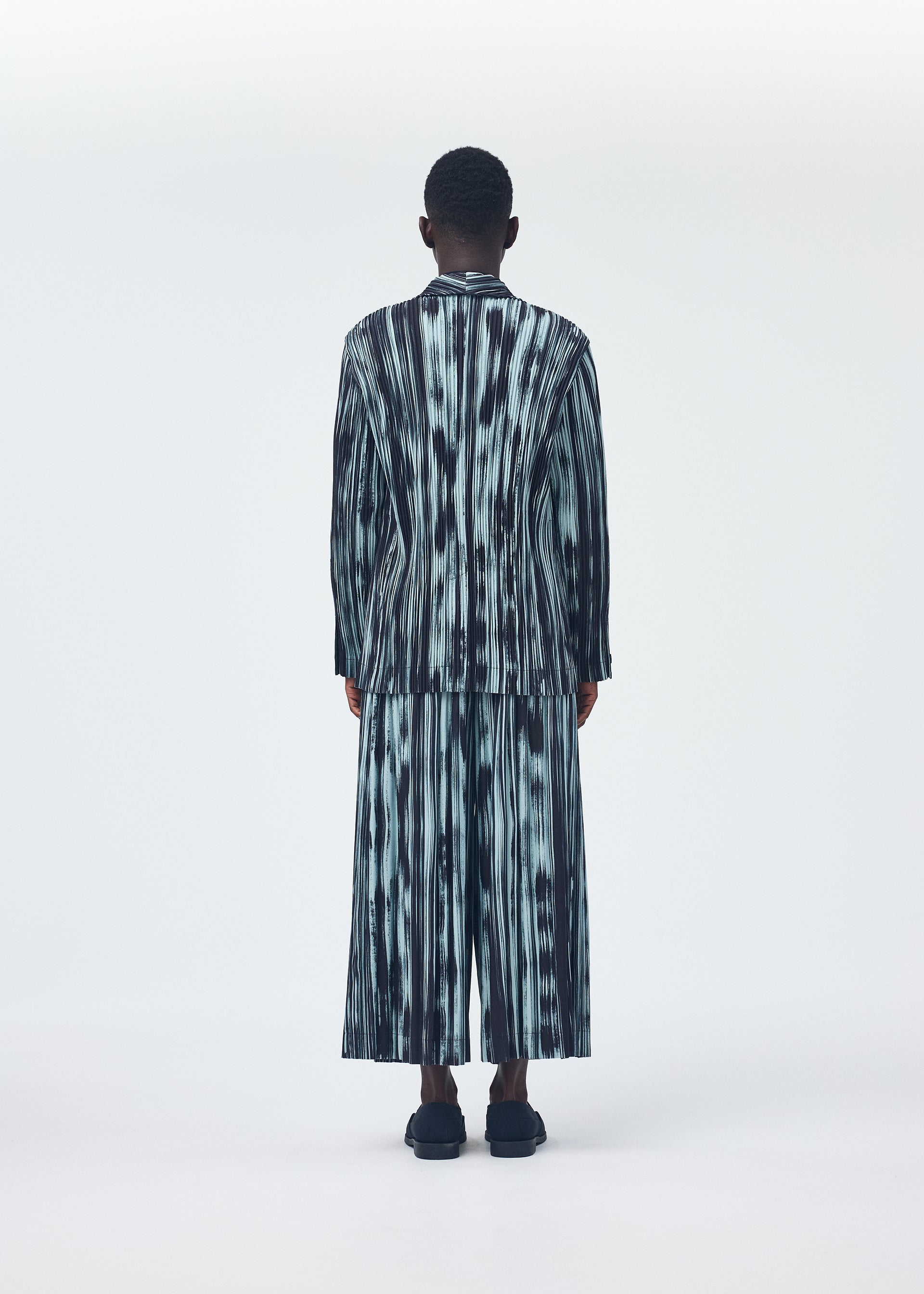 BRUSHSTROKE STRIPE、メンズ_パンツ、着用画像3