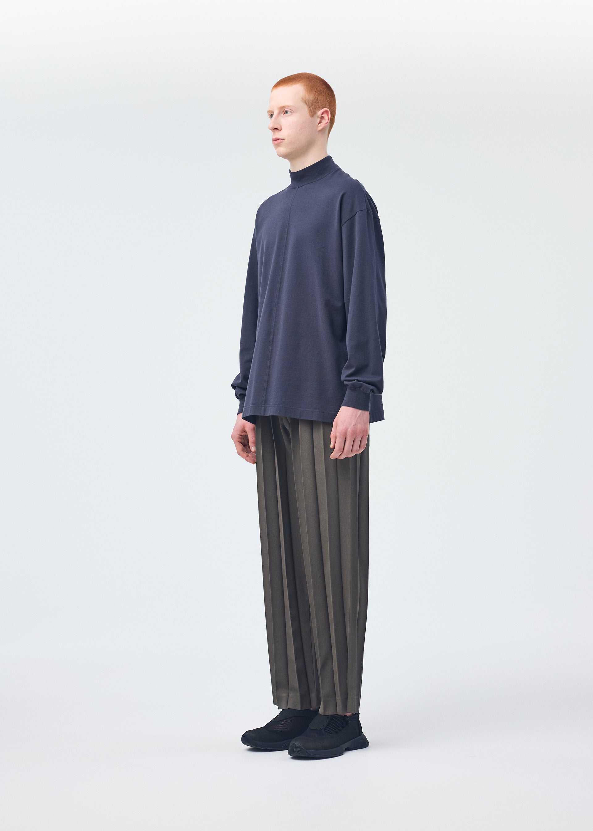 Black Turtleneck Top、メンズ_トップス_トップ、着用画像2