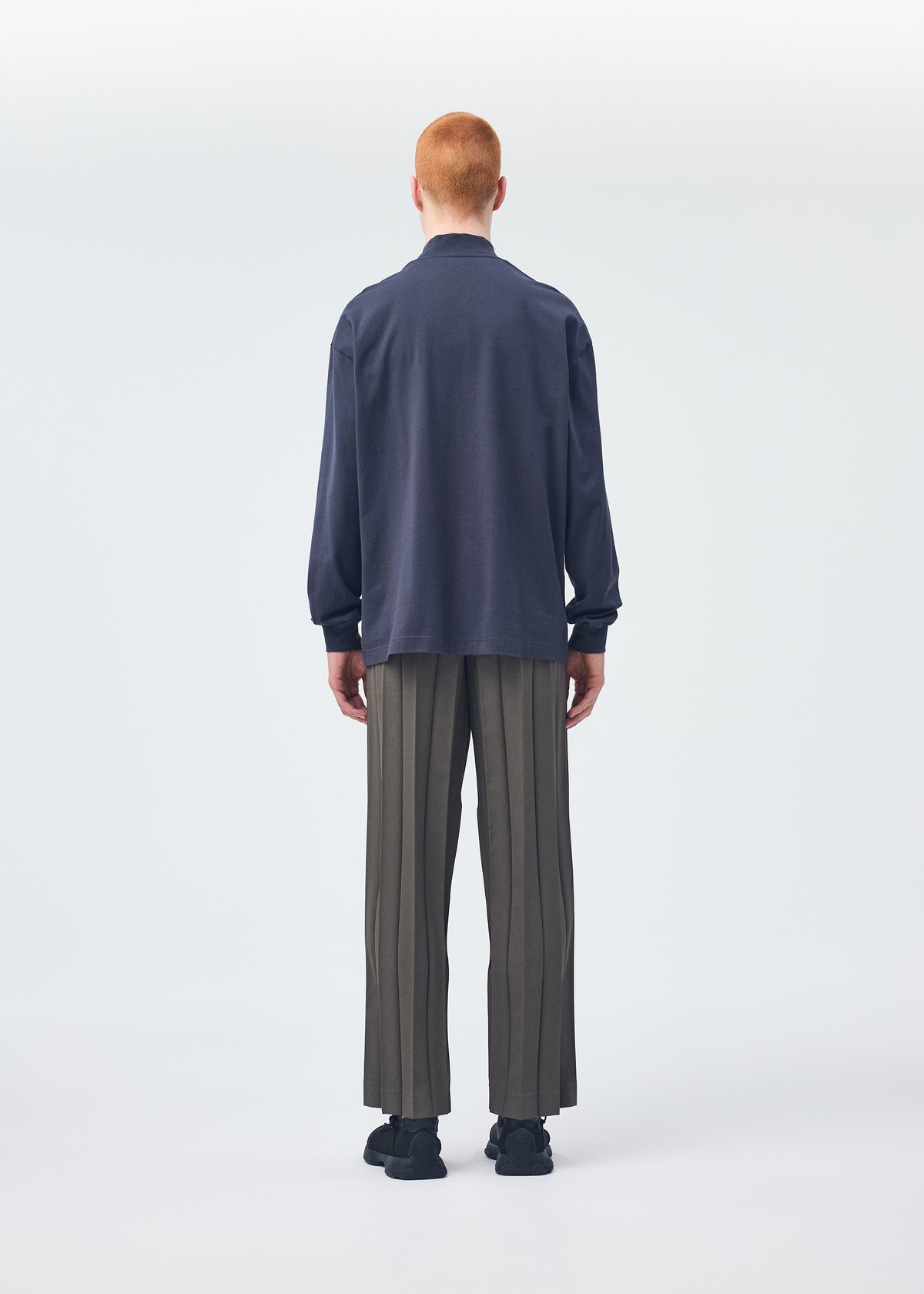 Black Turtleneck Top、メンズ_トップス_トップ、着用画像3