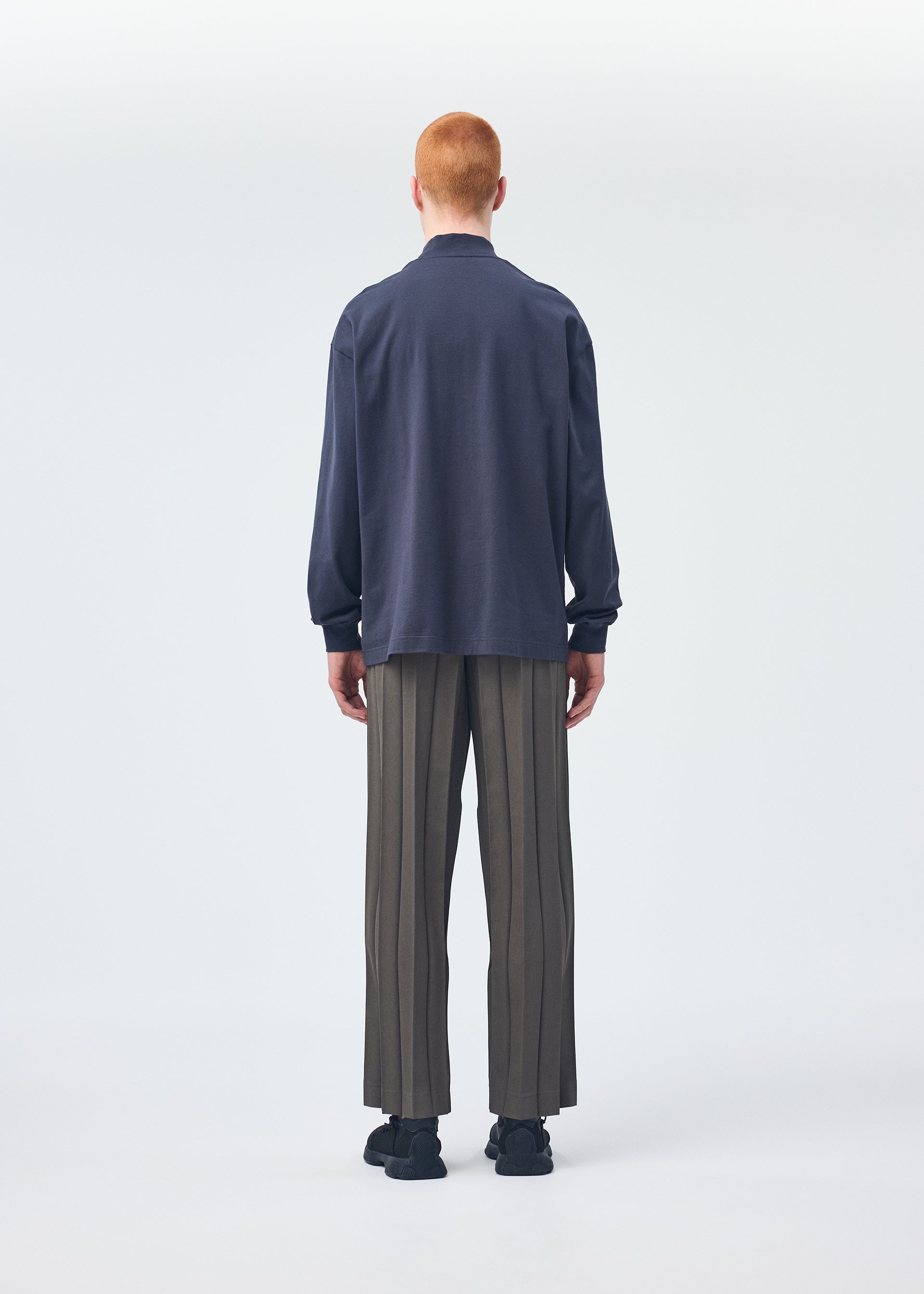 Black Turtleneck Top、メンズ_トップス_トップ、着用画像3