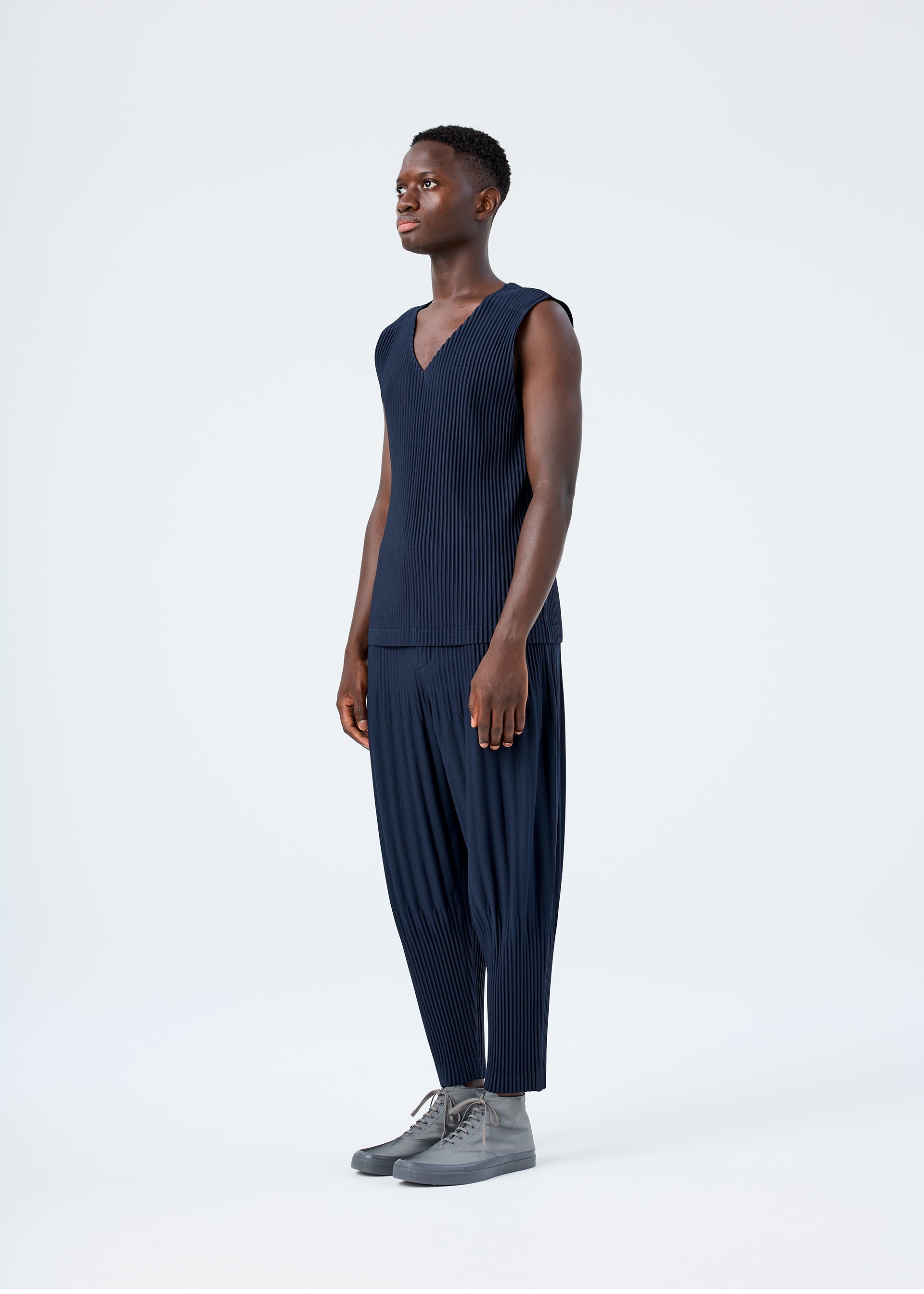 BASICS、メンズ_パンツ、着用画像2