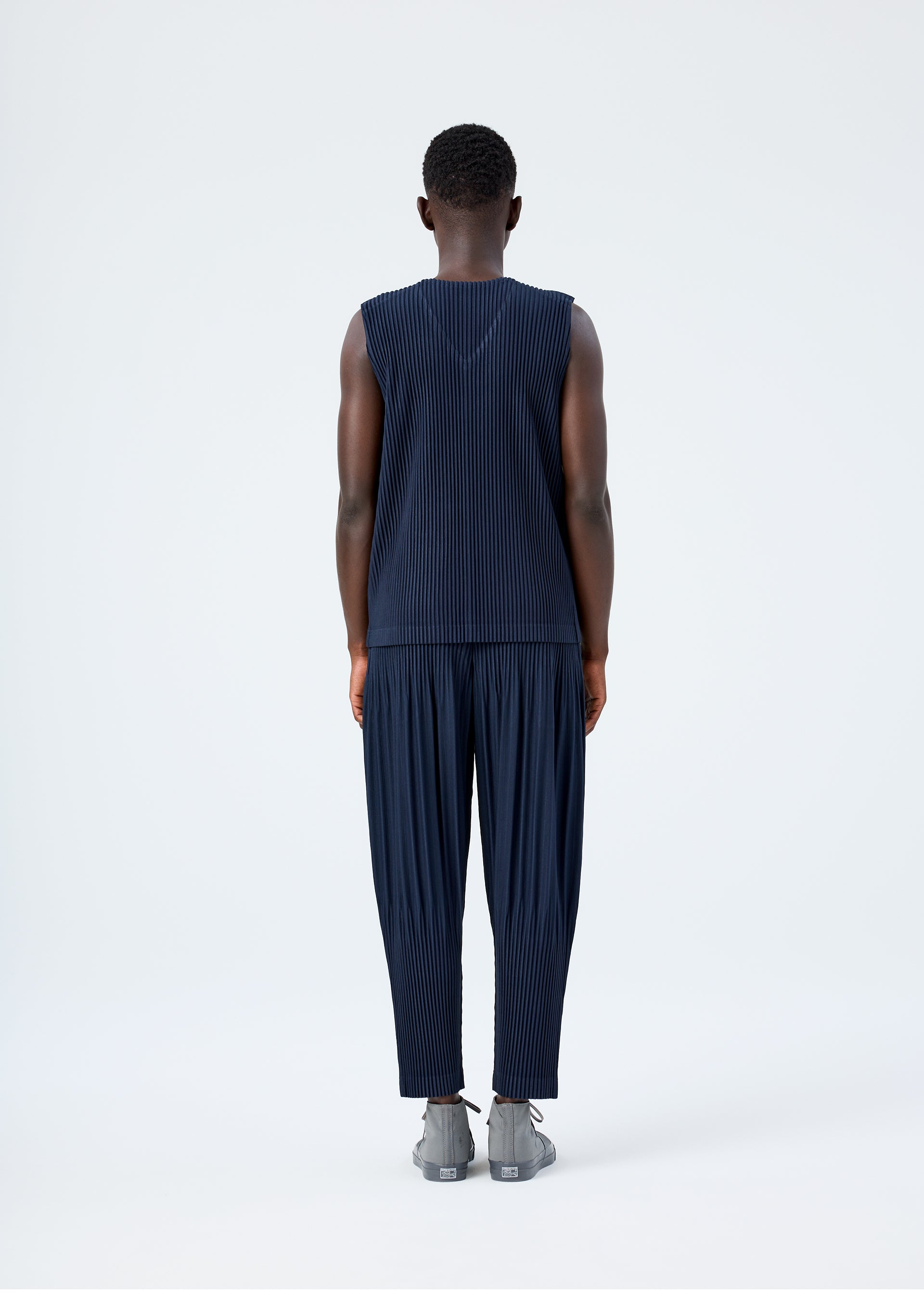 BASICS、メンズ_パンツ、着用画像3