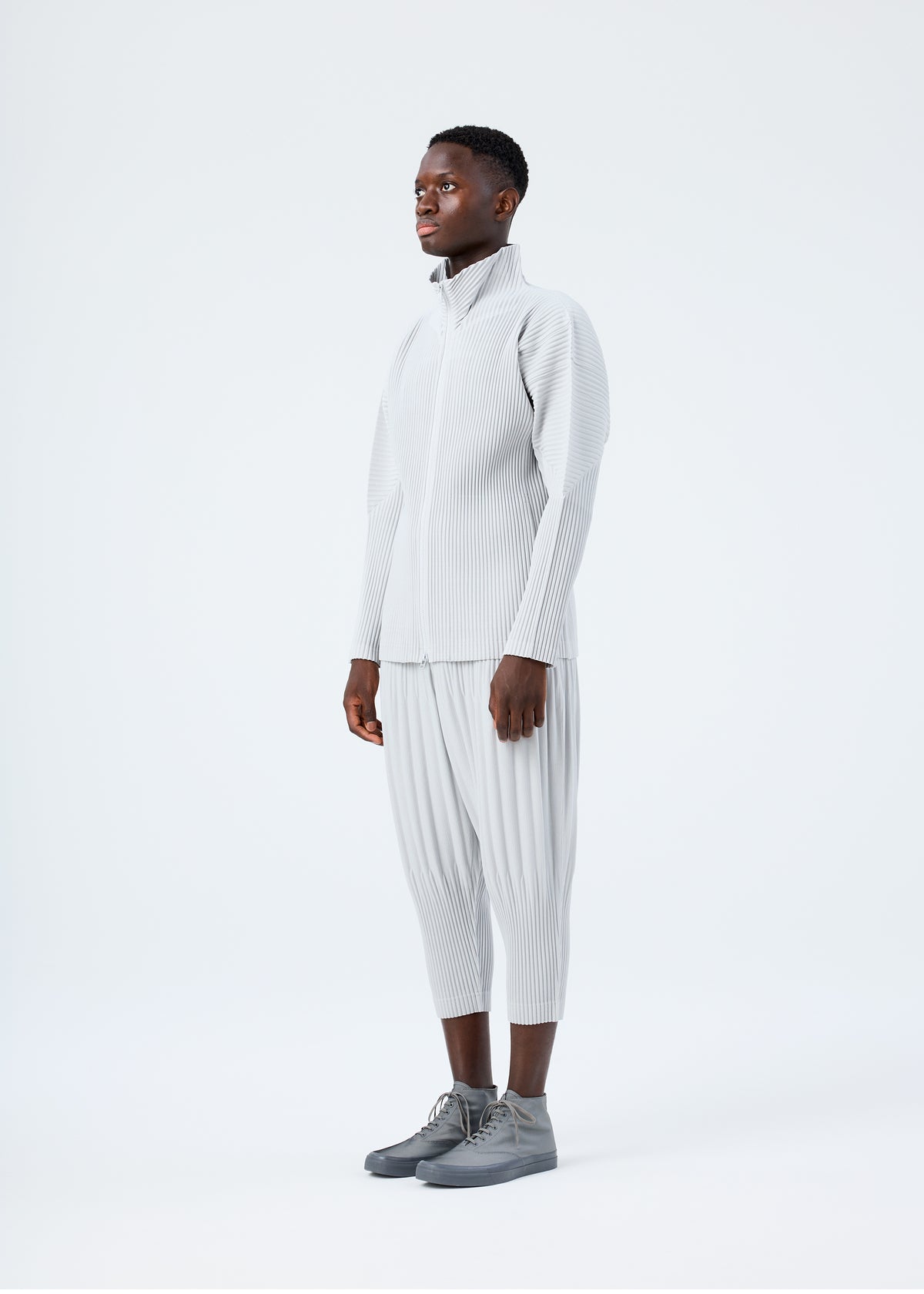 BASICS、メンズ_パンツ、着用画像2