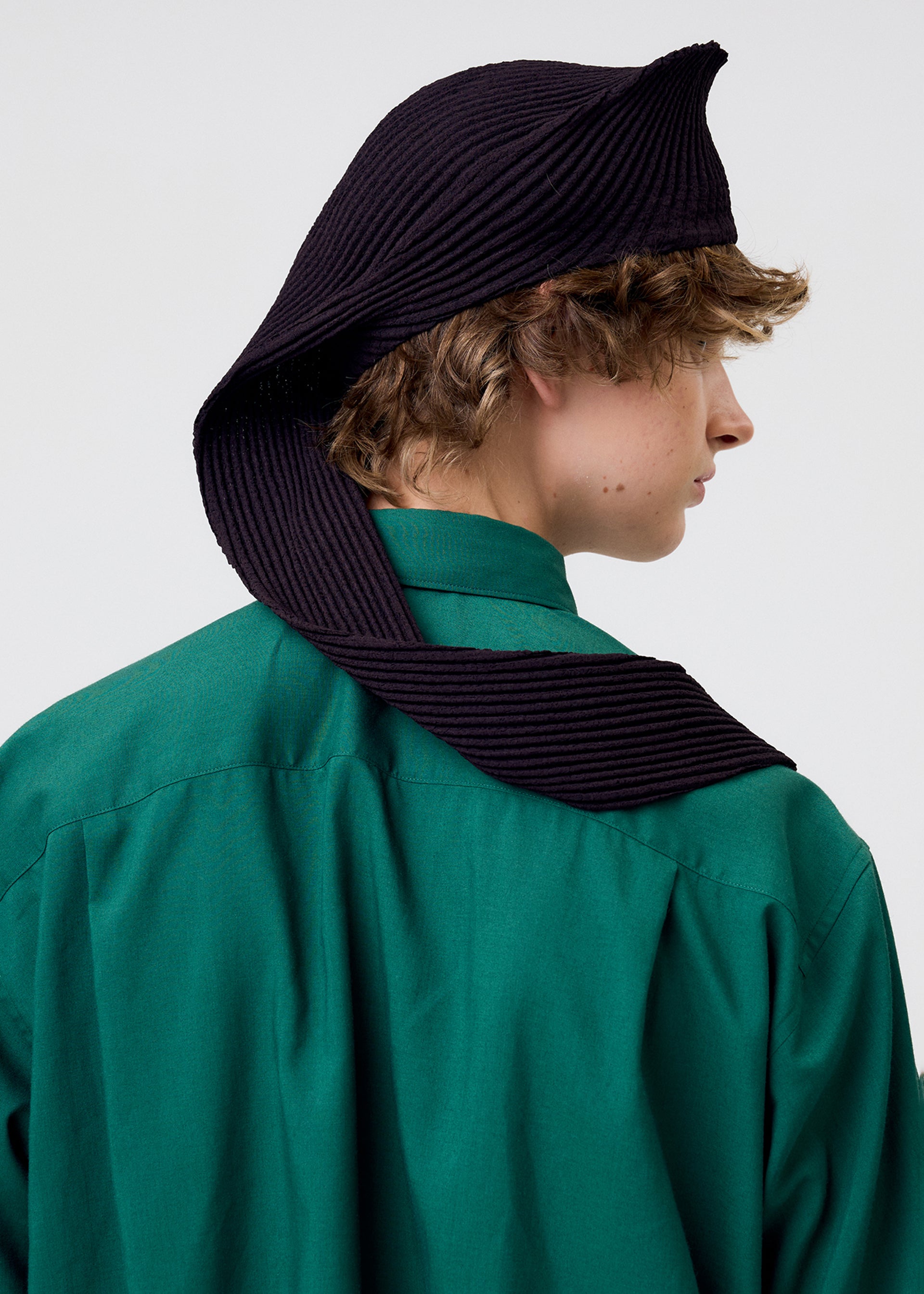 PLEATED SEERSUCKER TIE – isseymiyake.com