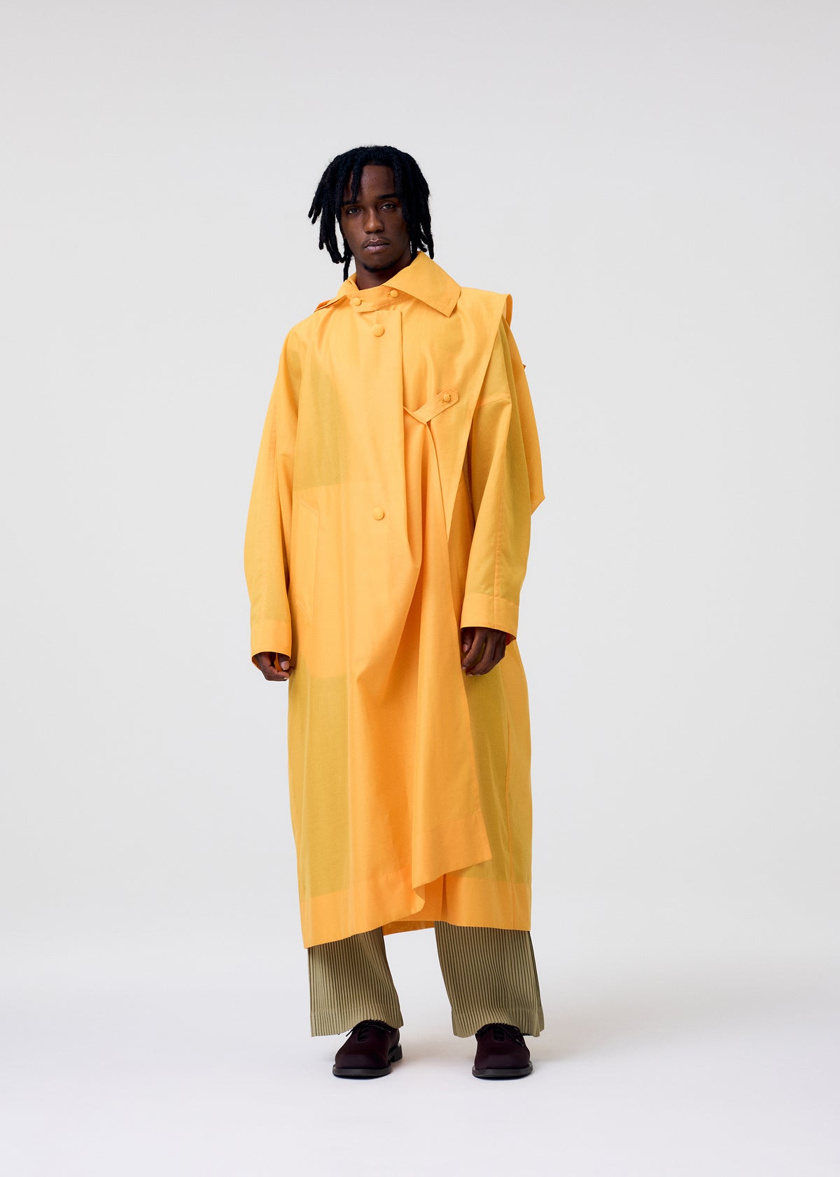 CRYSTALLINE WOOL BLEND、メンズ_ジャケット&コート_コート、着用画像4