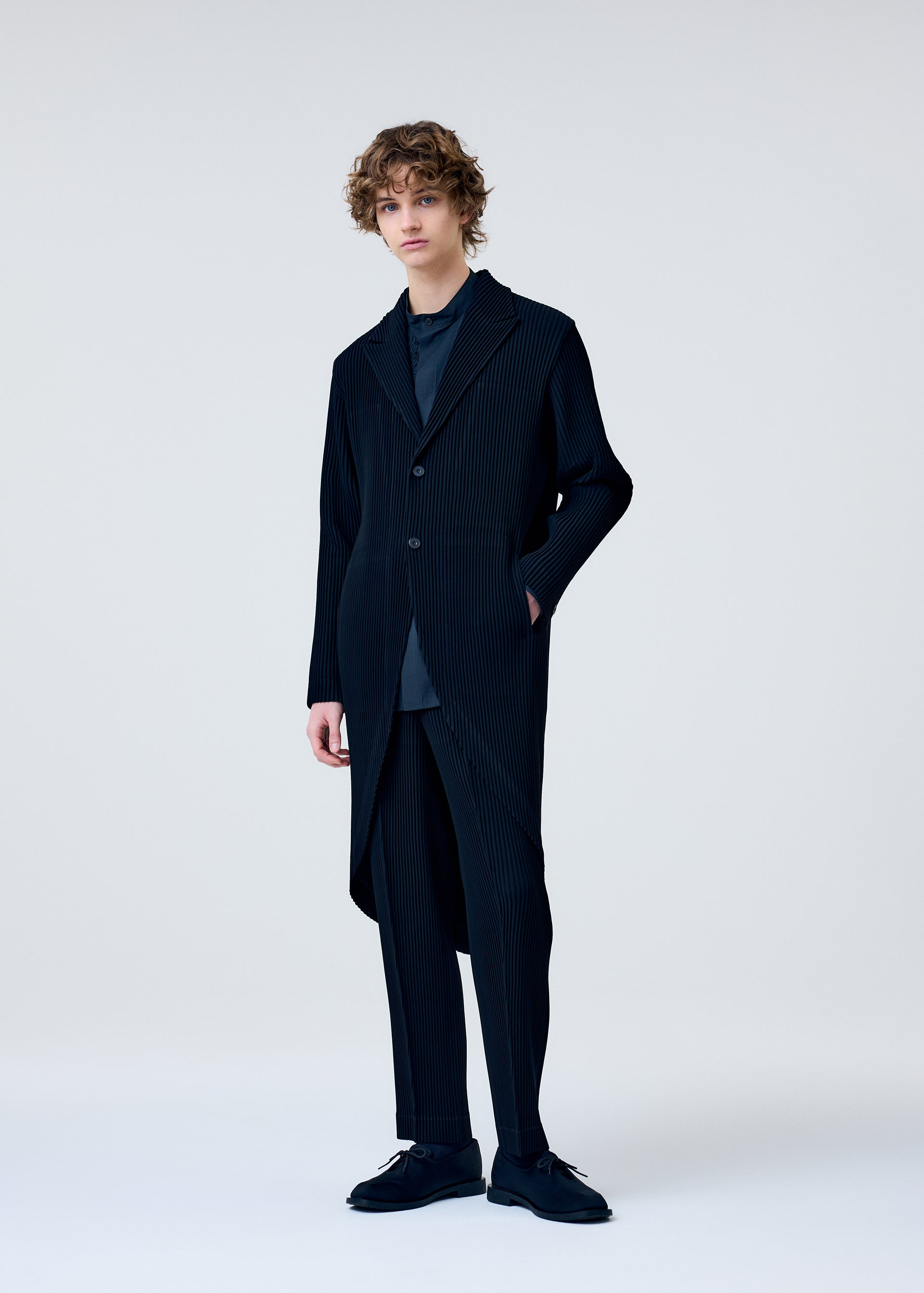 TUXEDO PLEATS – isseymiyake.com