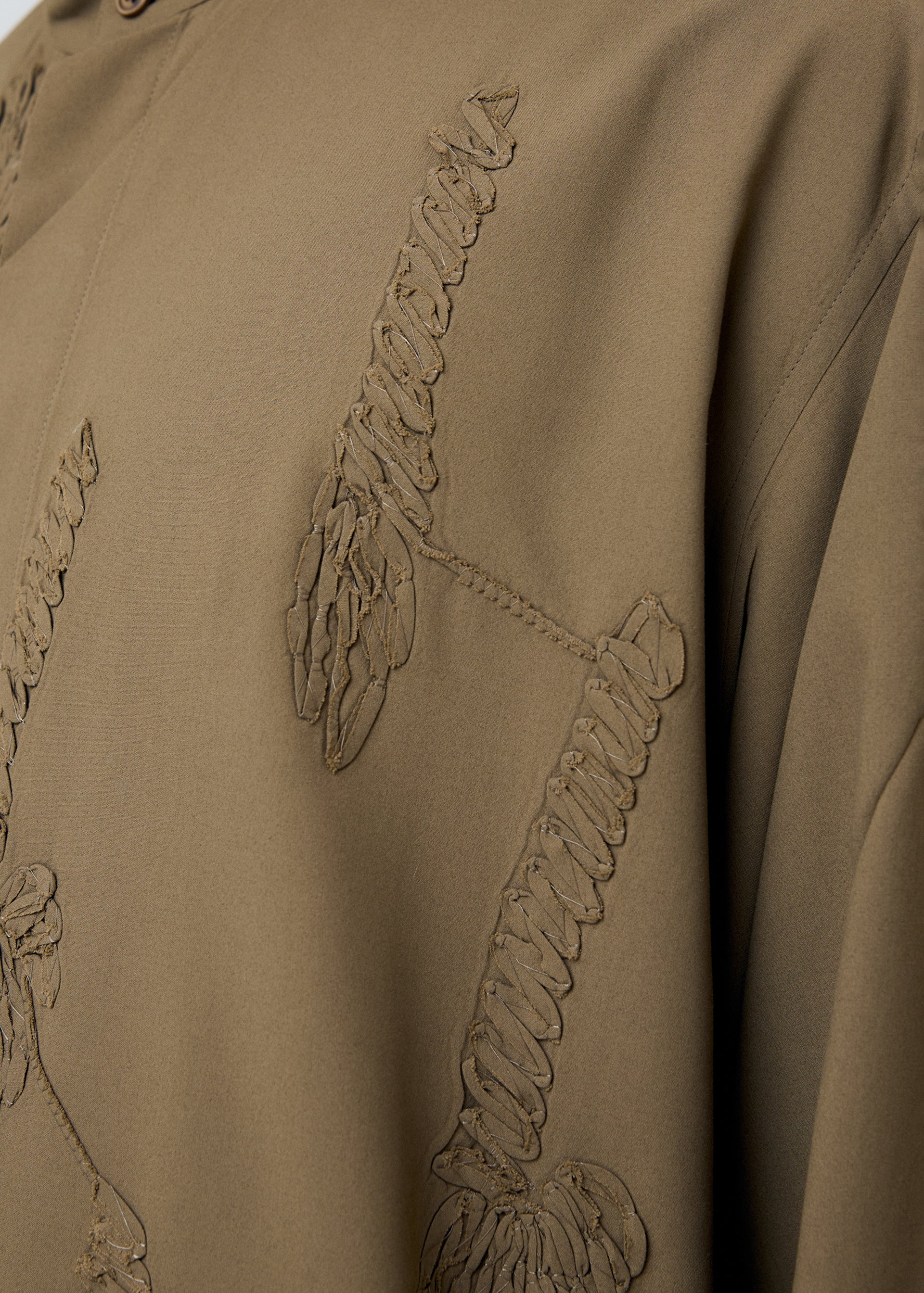 EMBROIDERY PRESS SHIRT、メンズ_トップス_シャツ、着用画像3