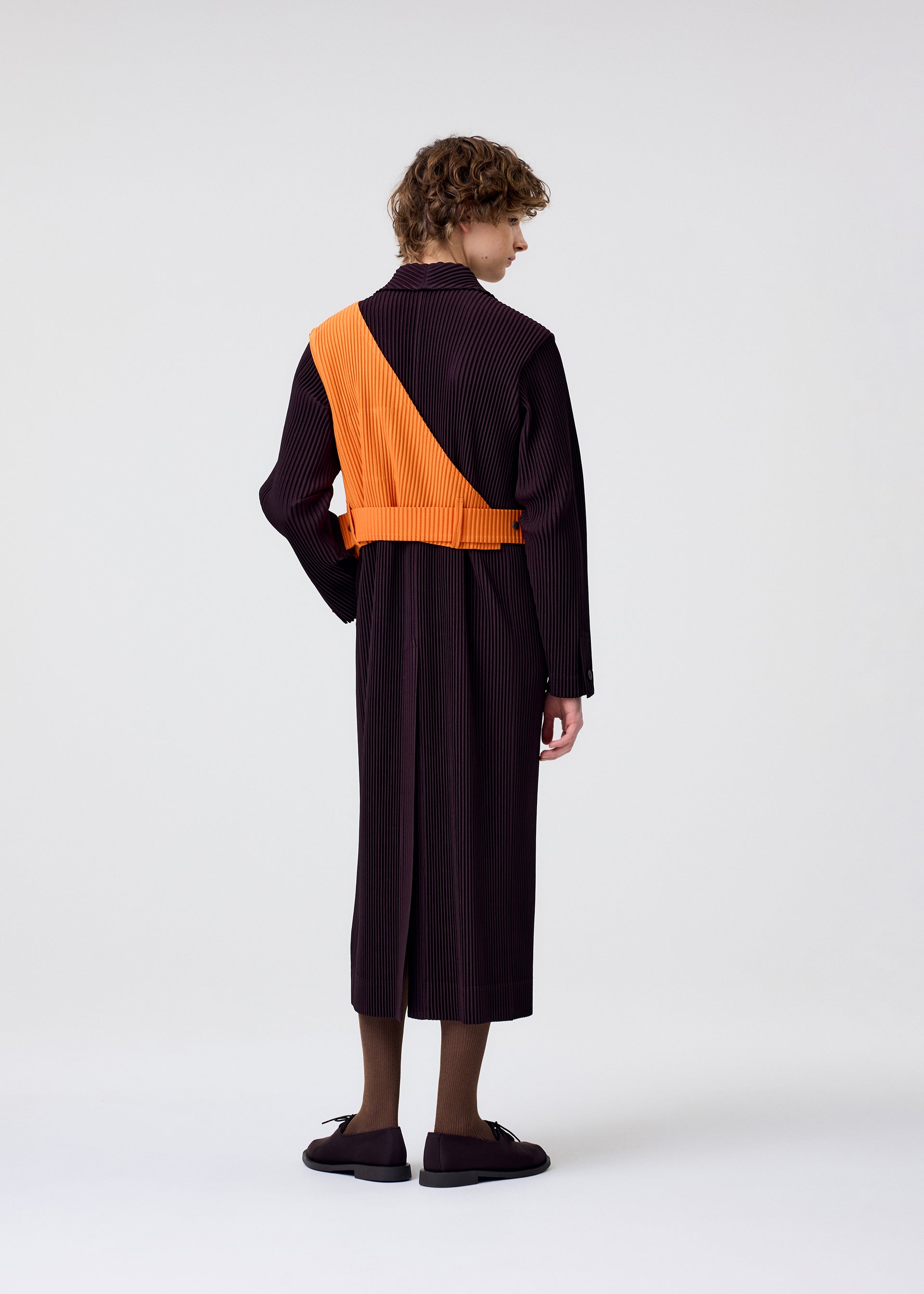 TAILORED PLEATS 2 – isseymiyake.com