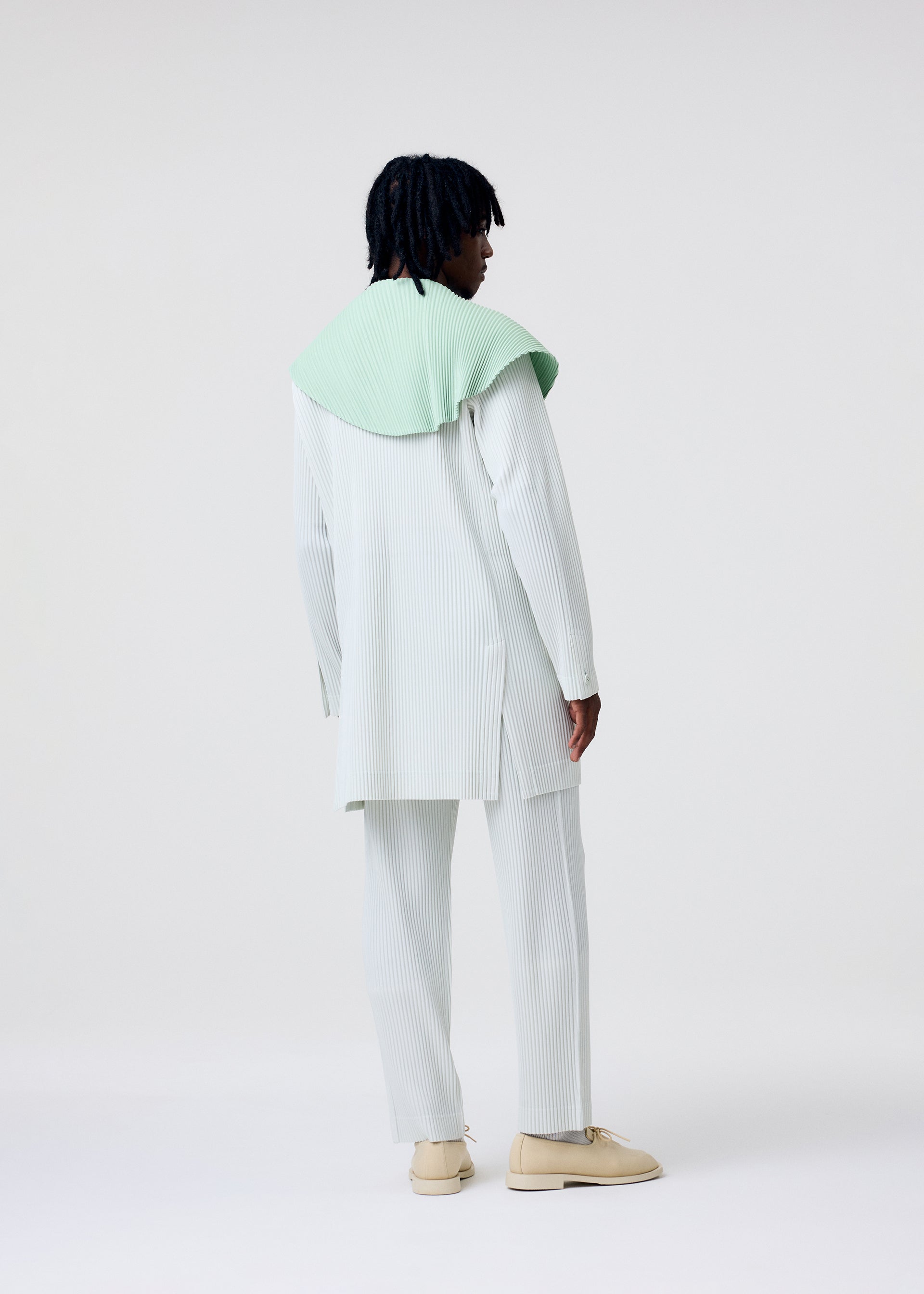 TAILORED PLEATS 3 – isseymiyake.com