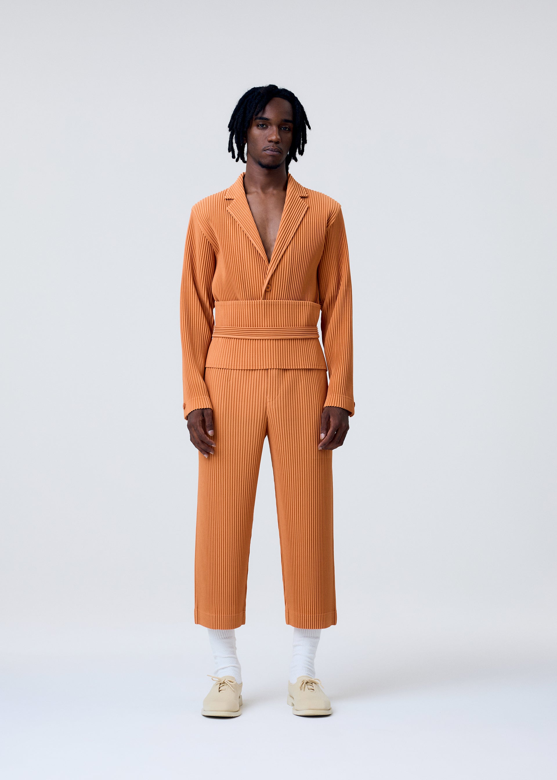 TAILORED PLEATS 2 – isseymiyake.com