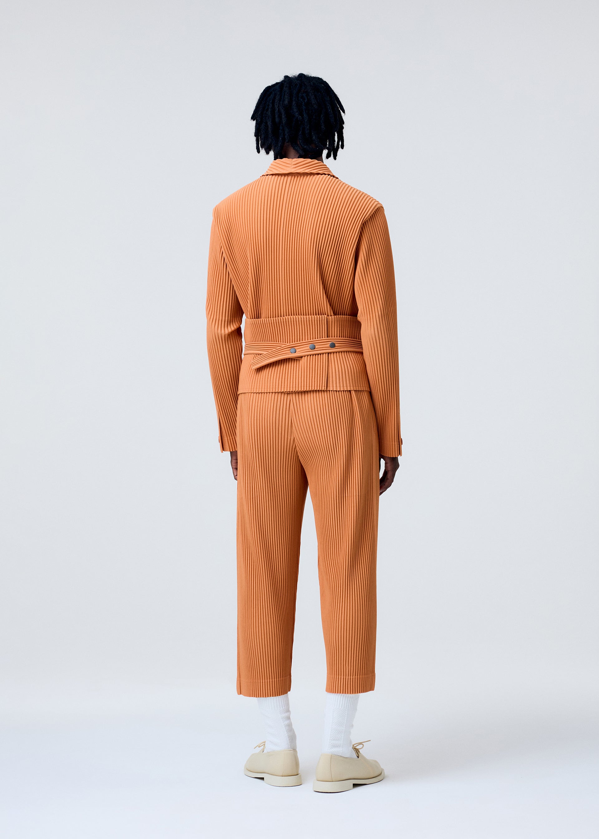 TAILORED PLEATS 2 – isseymiyake.com