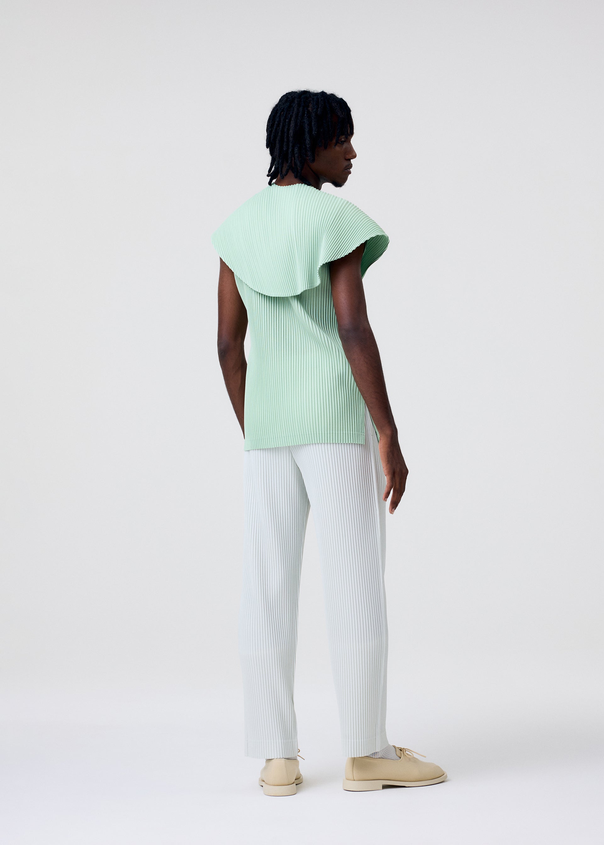 TAILORED PLEATS 3 – isseymiyake.com