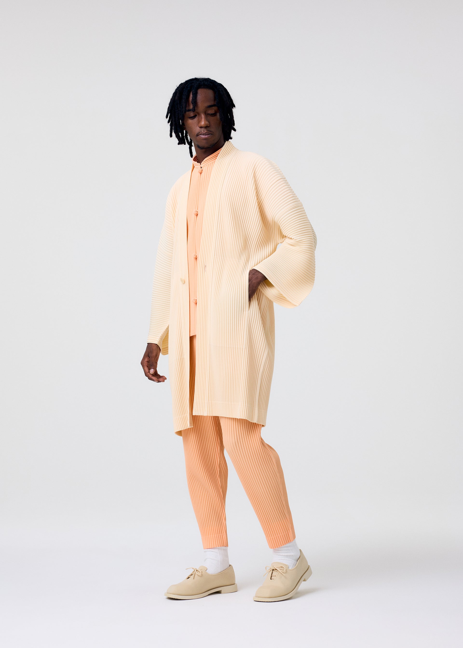 MONTHLY COLORS : APRIL – isseymiyake.com