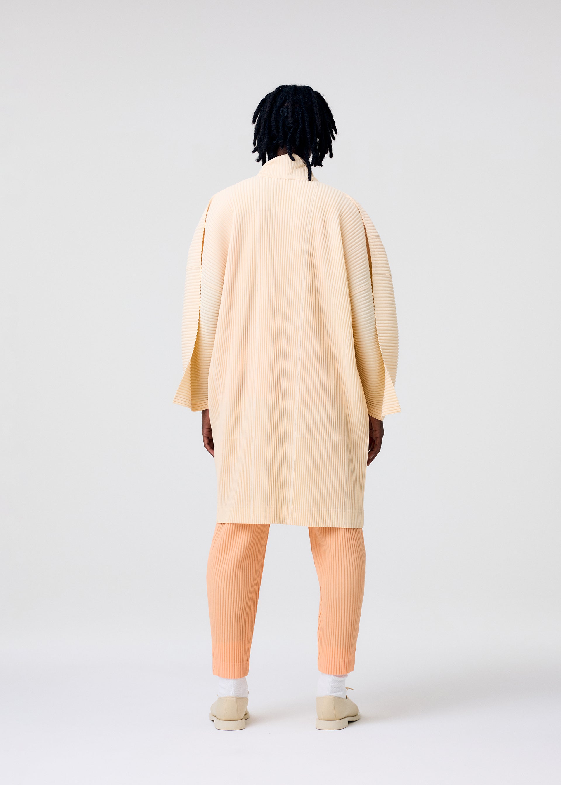 MONTHLY COLORS : APRIL – isseymiyake.com MONTHLY COLORS : APRIL – isseymiyake.com