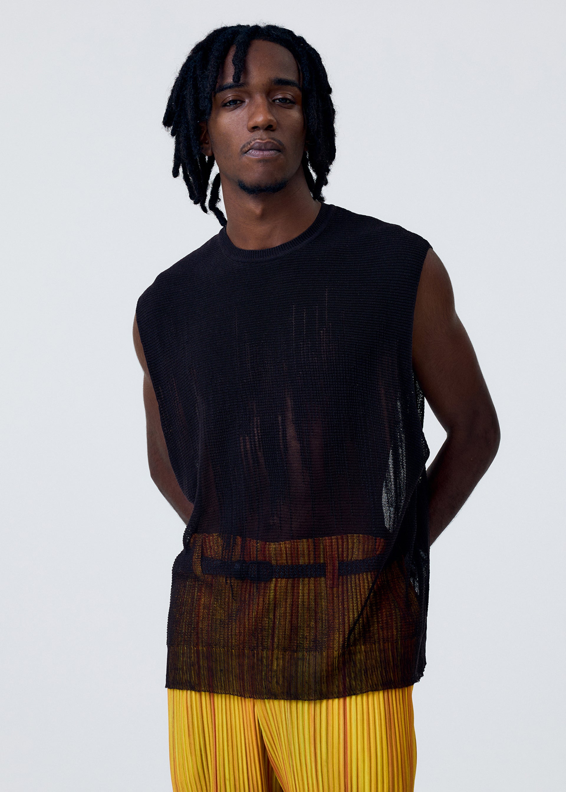 BRUSH CLOSE-UP KNIT – isseymiyake.com