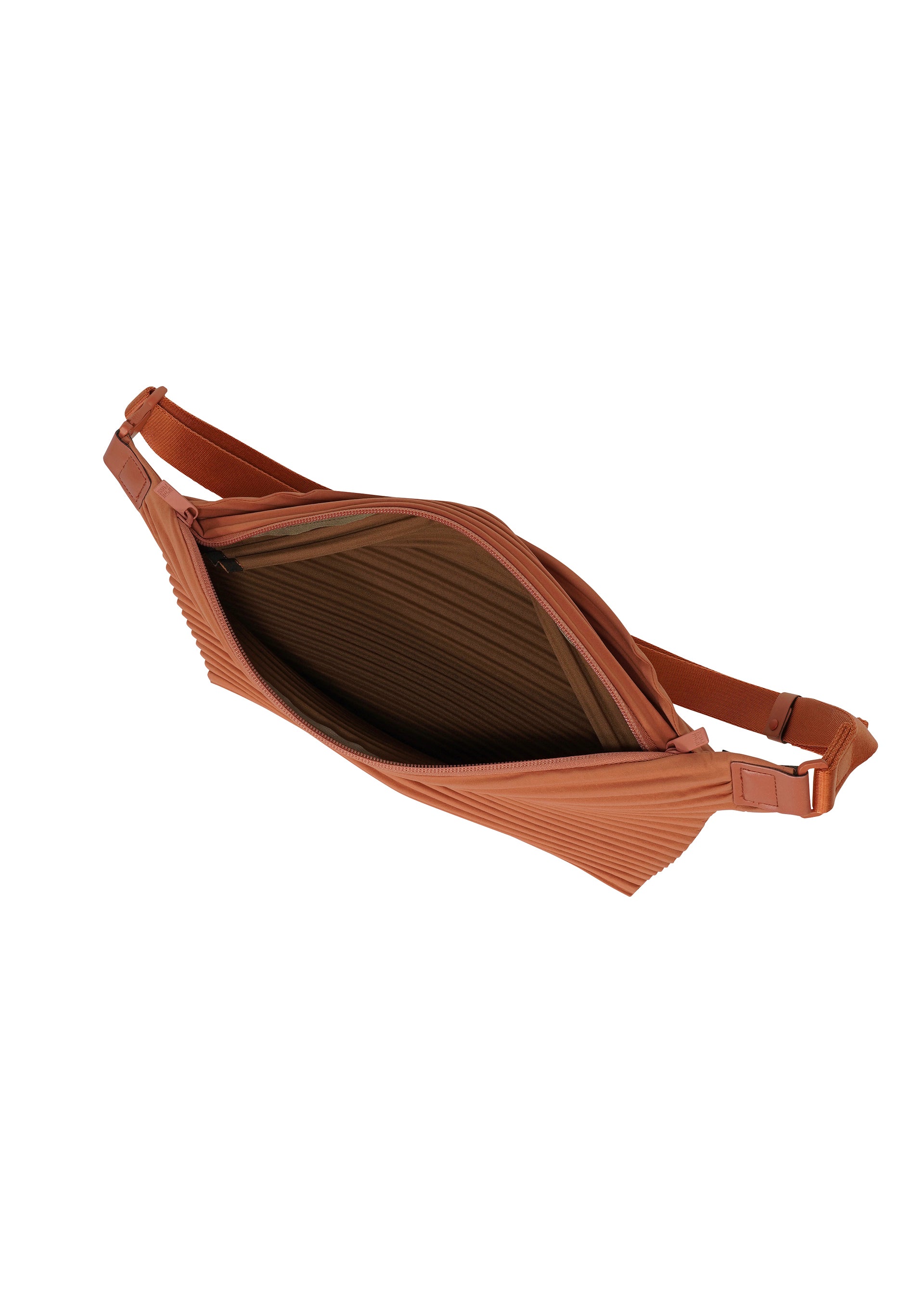 PLEATS SLIM BAG – isseymiyake.com