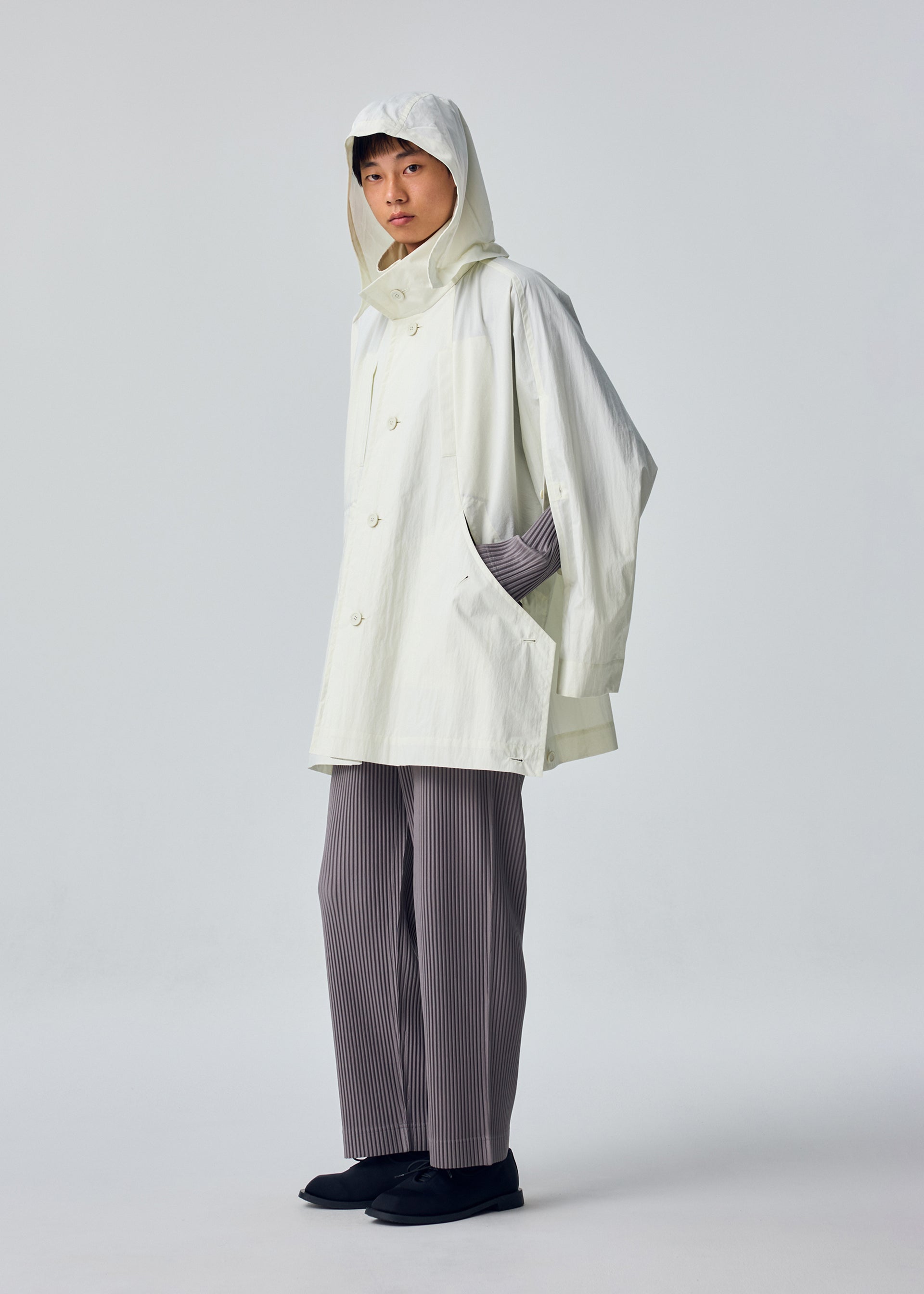 SLIT COAT – isseymiyake.com