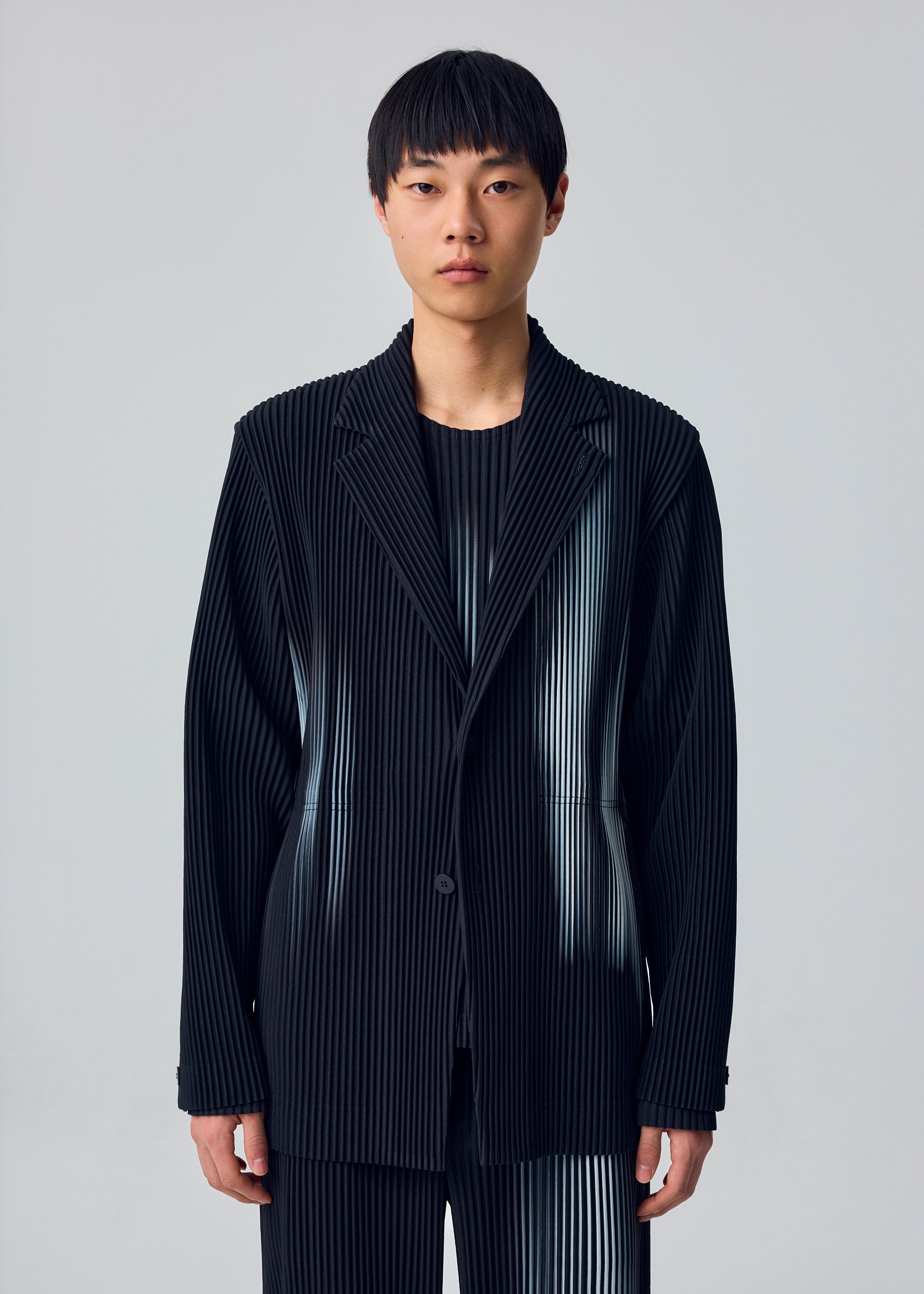 IN THE SHADOW – isseymiyake.com