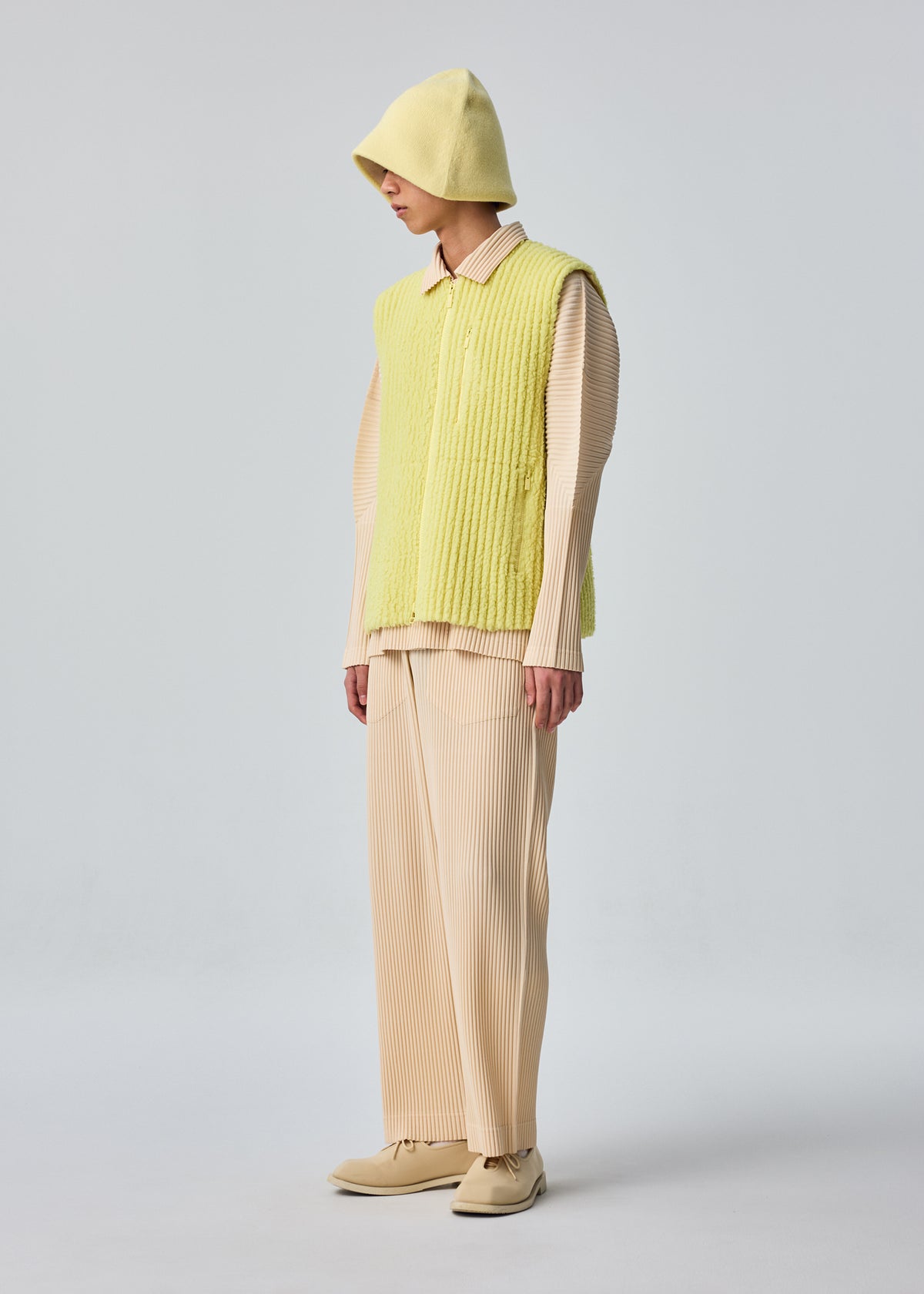 FLEECE PLEATS、メンズ_トップス_ベスト、着用画像2
